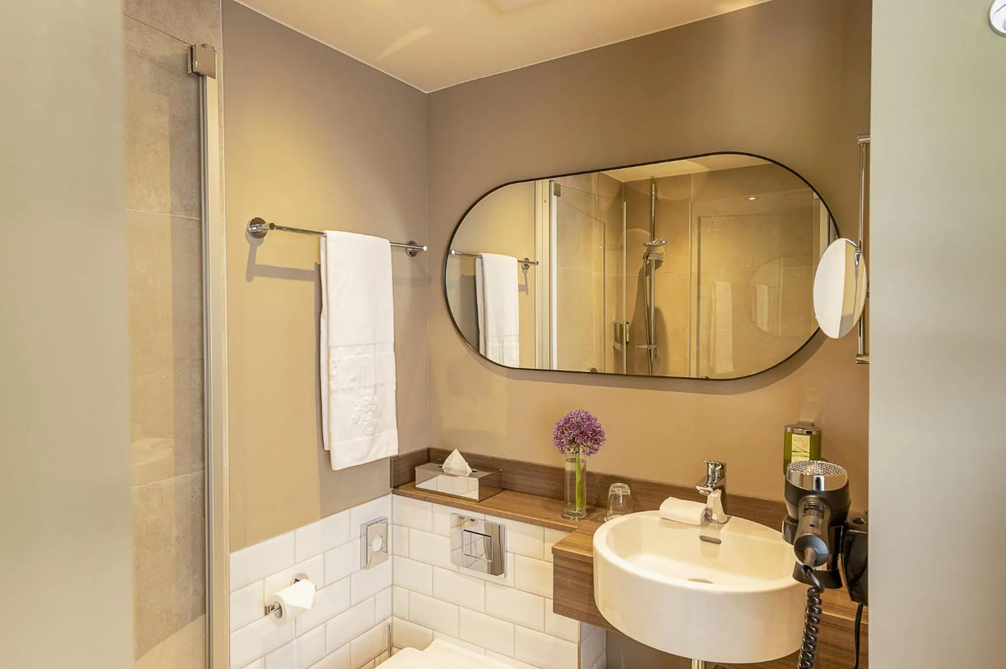 Bathroom in Schlosshotel Steinburg