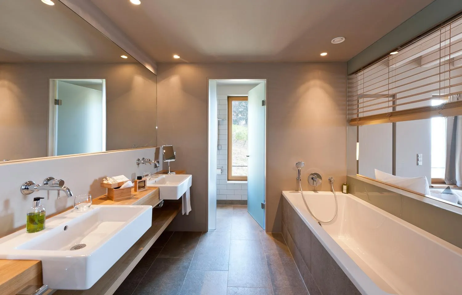 Bathroom in Schlosshotel Steinburg