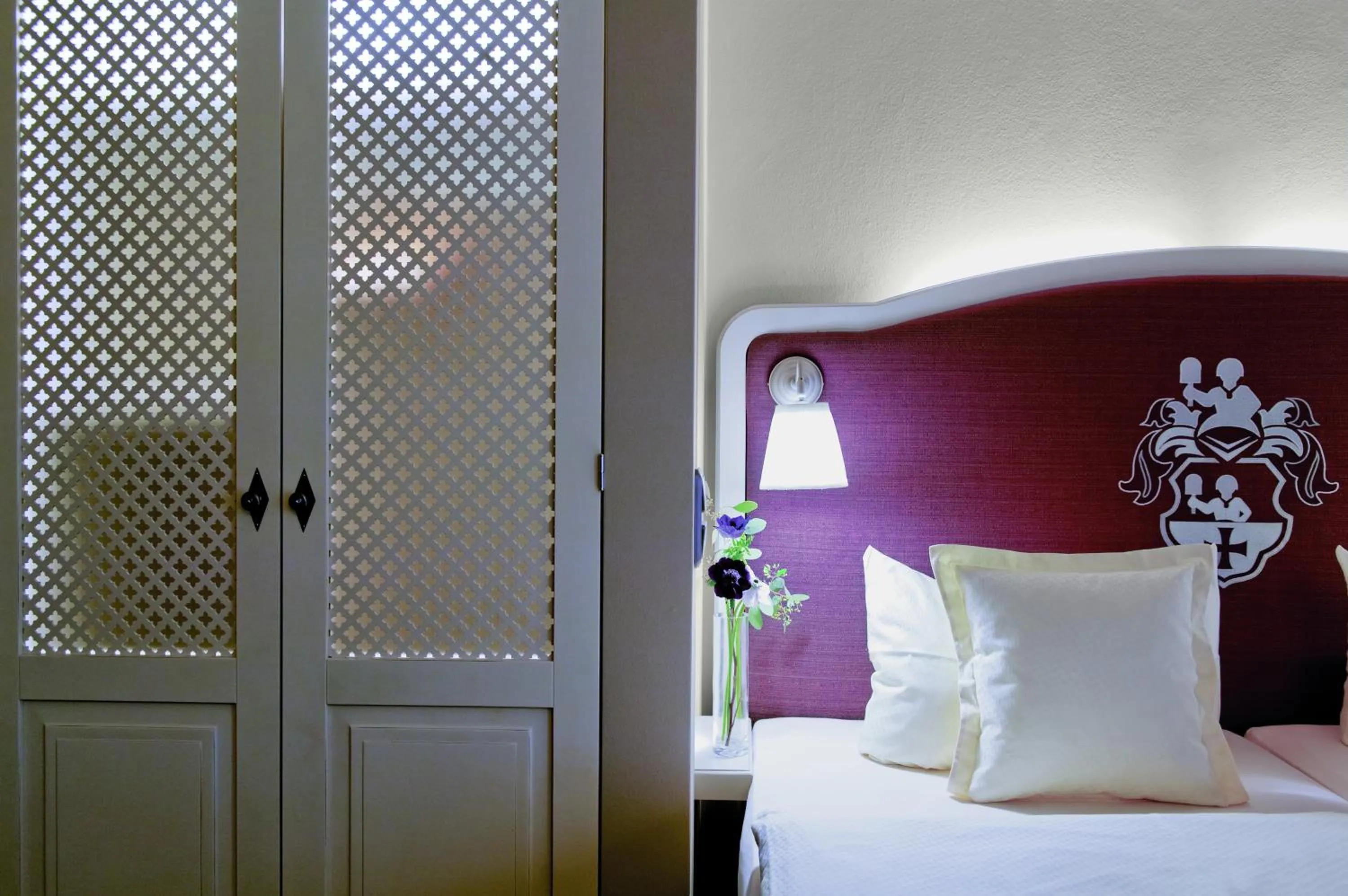 Decorative detail, Bed in Schlosshotel Steinburg