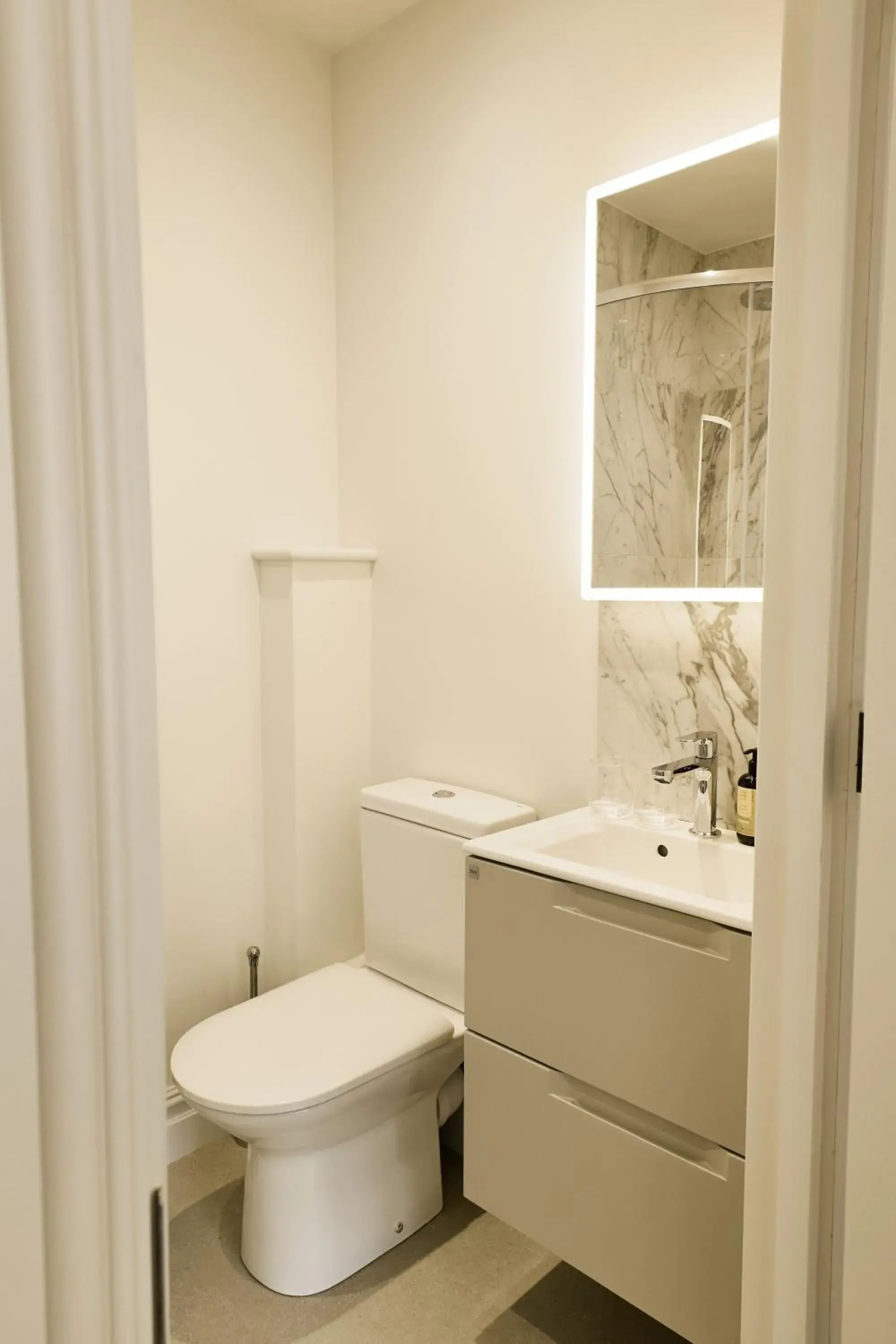 Double Room in George Apartments Double Room in George Apartments