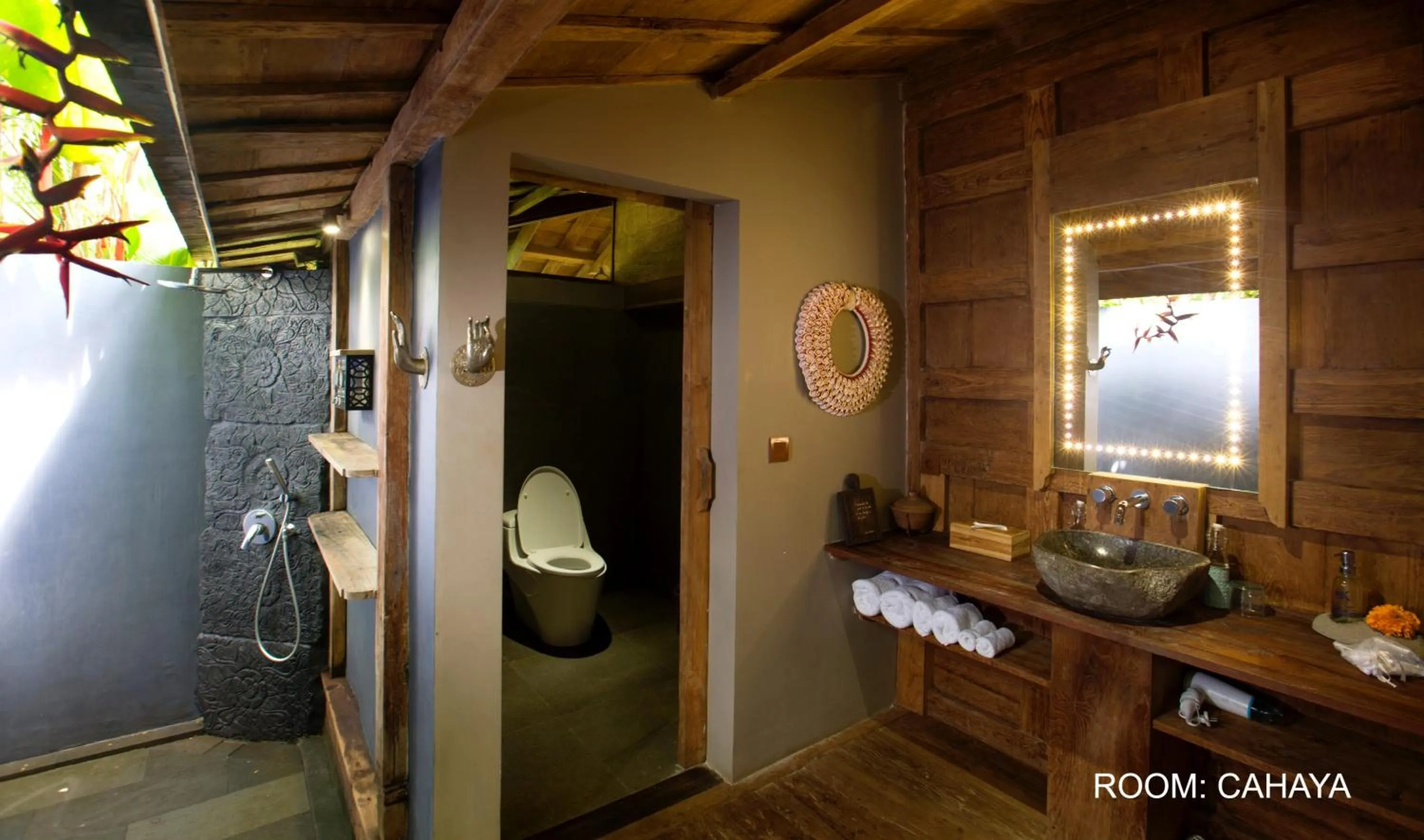 Shower in Blue Karma Dijiwa Ubud