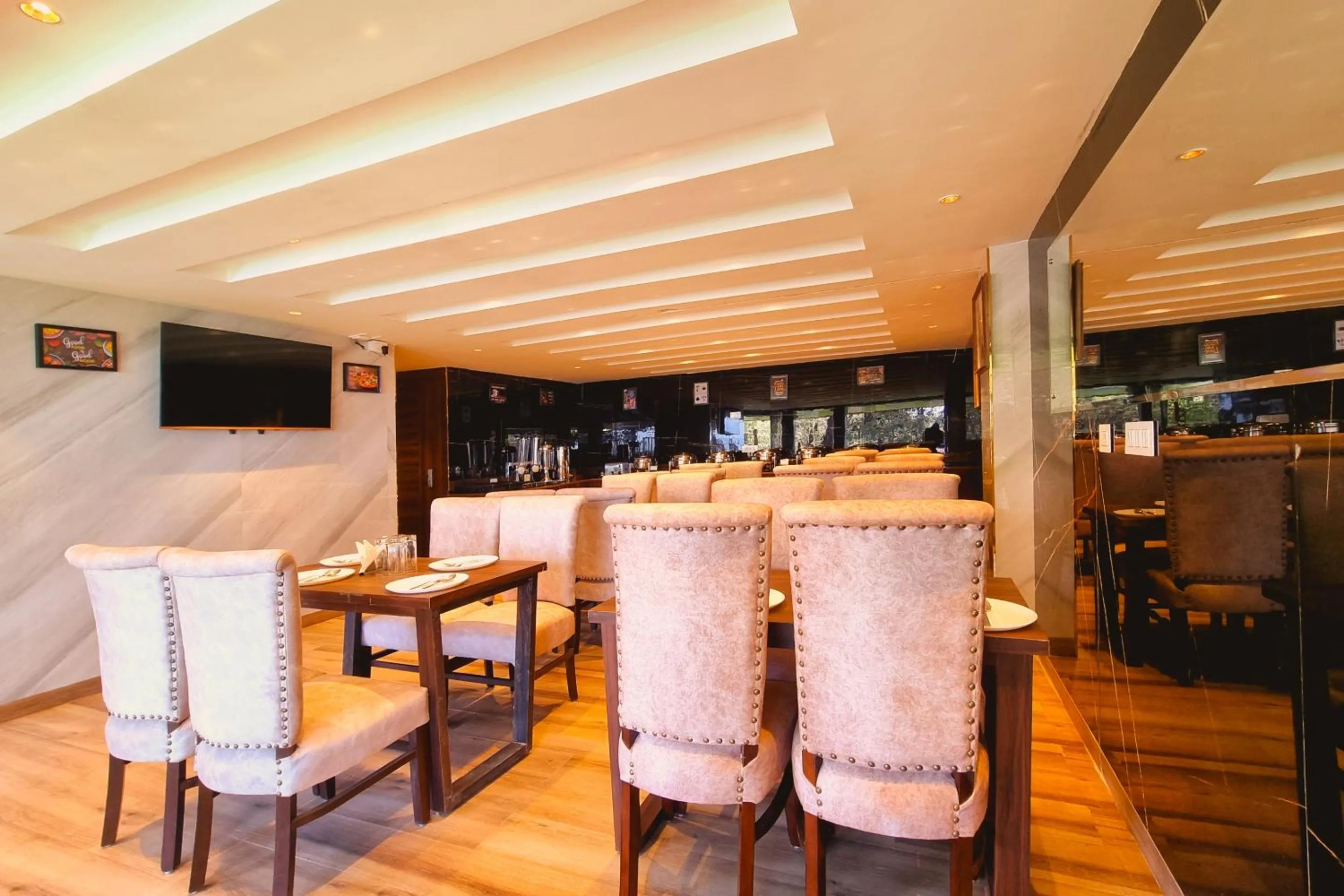 Restaurant/places to eat in Hotel Katson Blue, Dalhousie