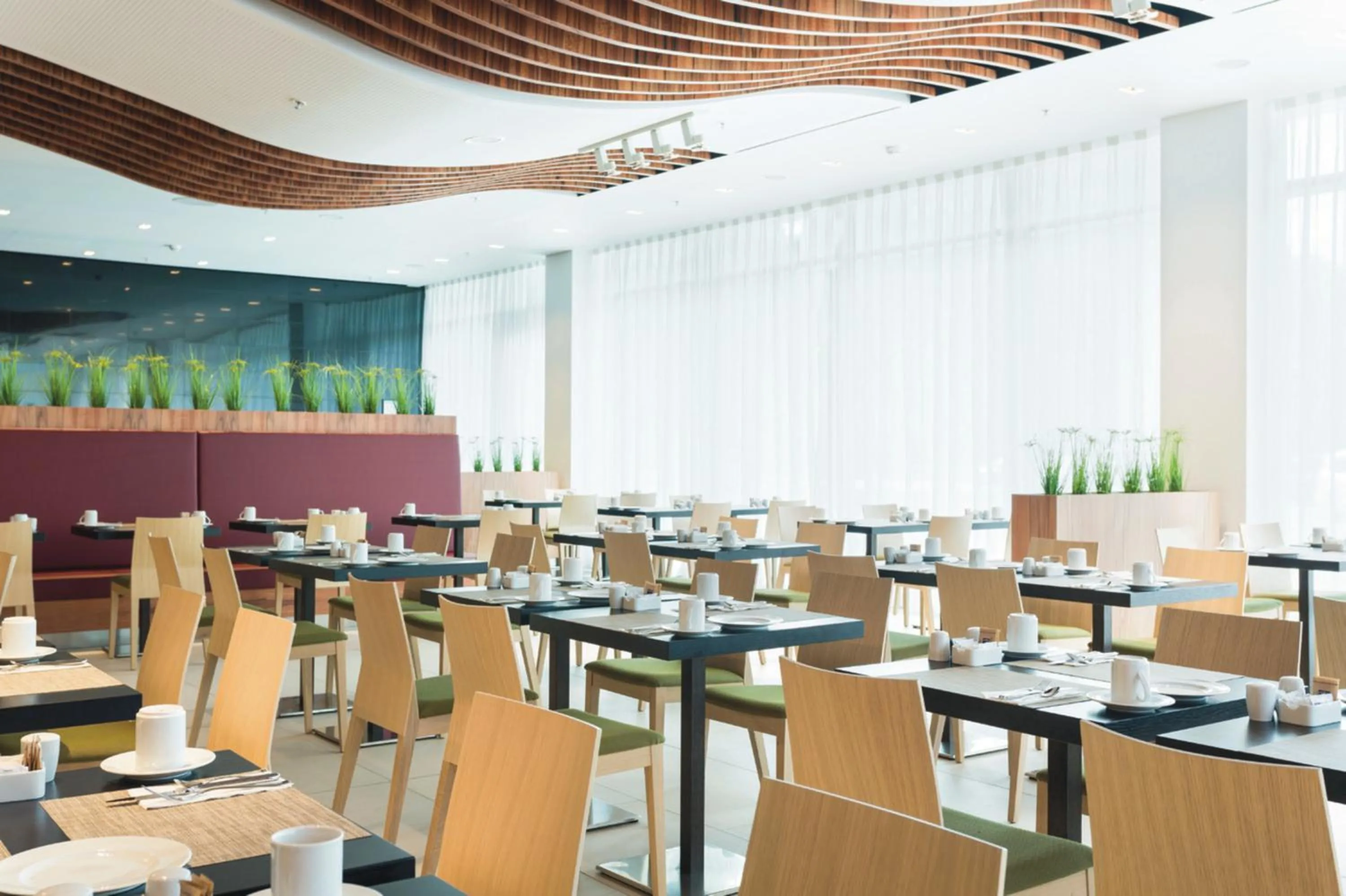 Restaurant/places to eat in Riu Plaza Berlin