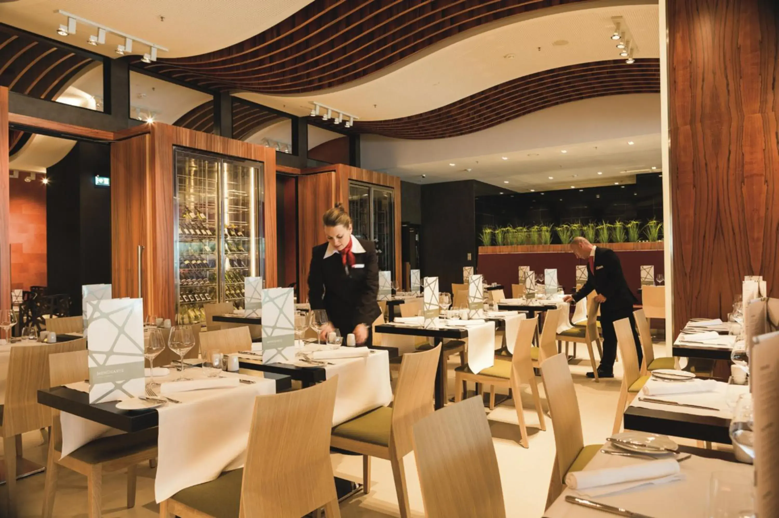 Restaurant/places to eat in Riu Plaza Berlin Restaurant/places to eat in Riu Plaza Berlin