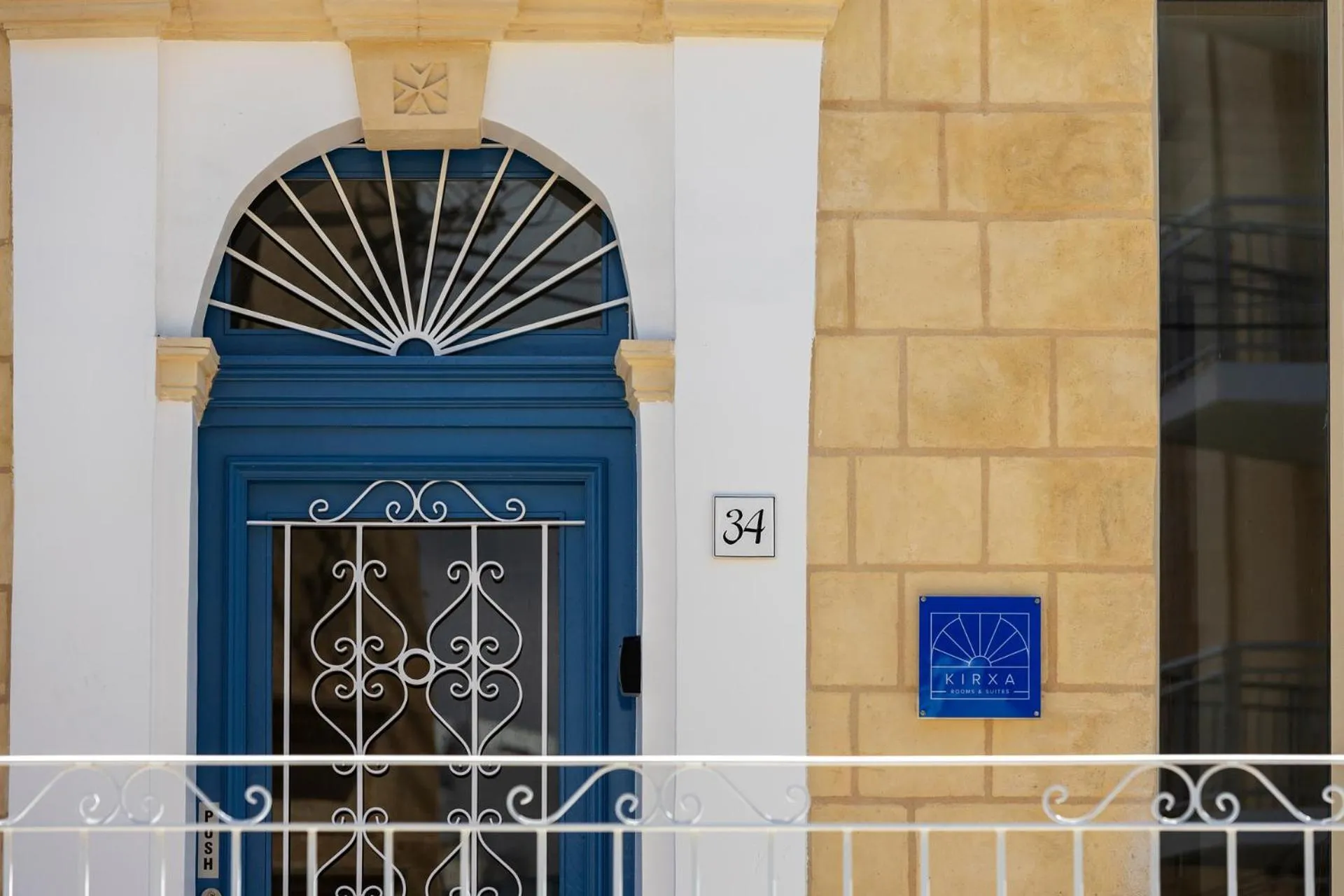 Kirxa Rooms and Suites