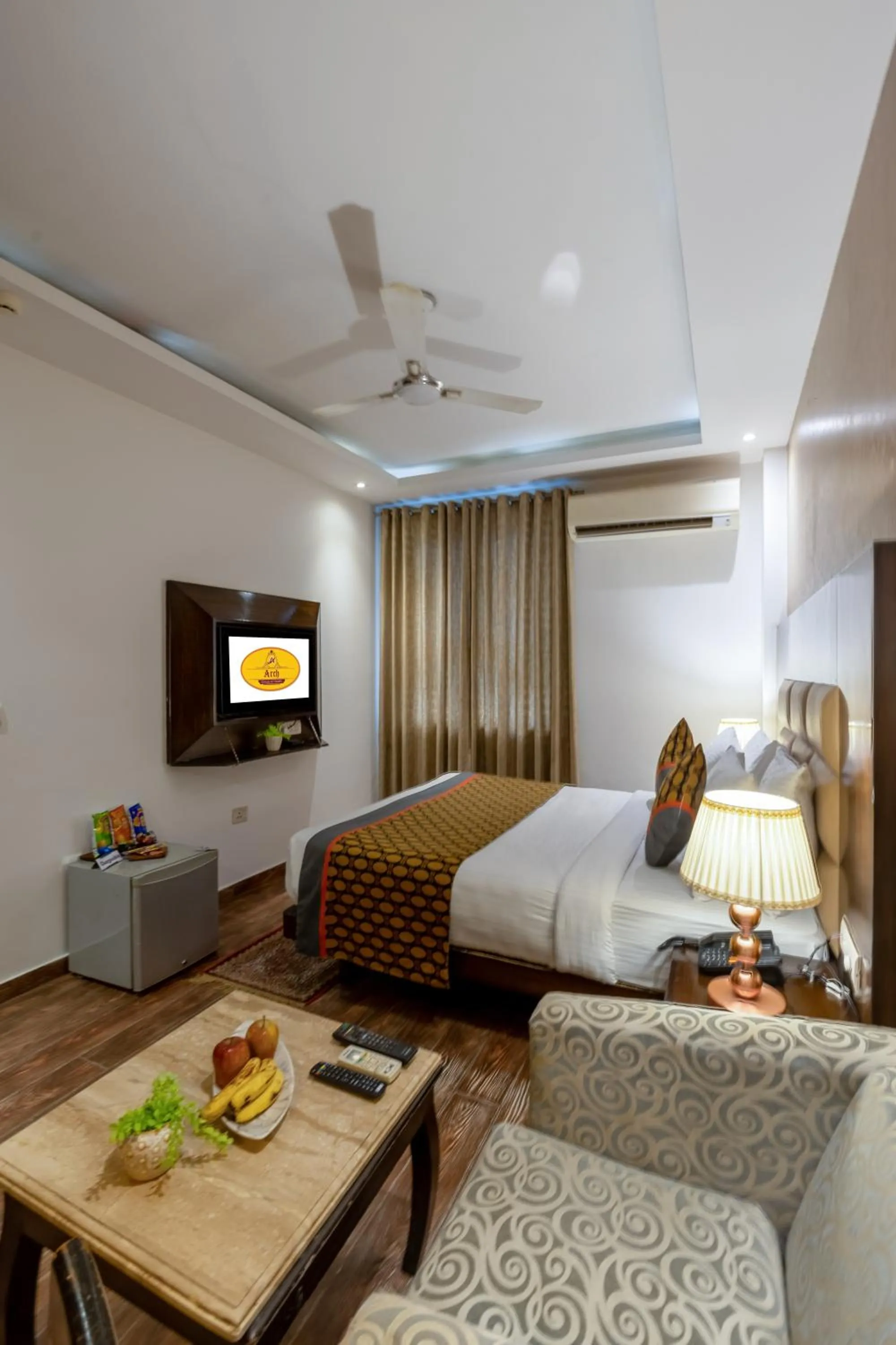 Photo of the whole room, Bed in Arch The Lohias