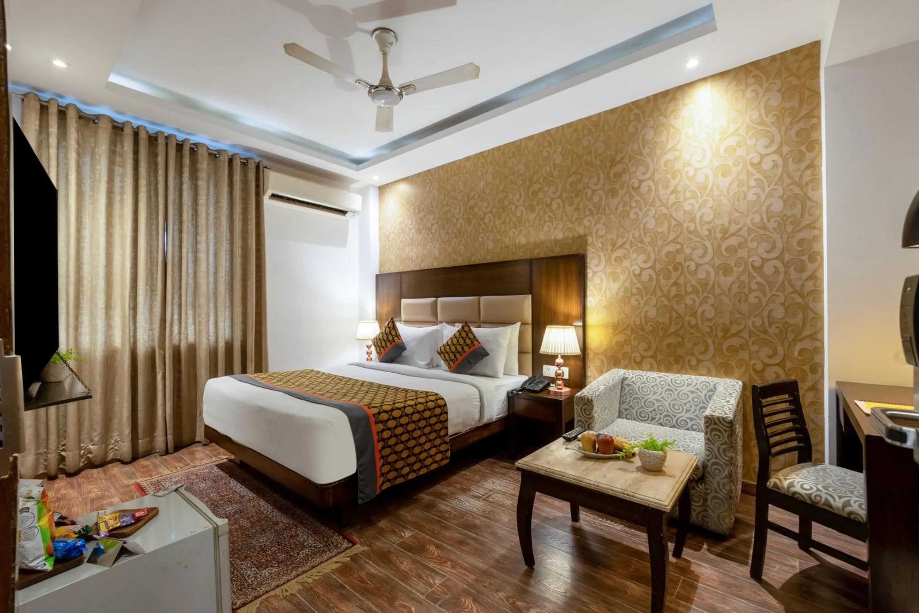 Photo of the whole room, Bed in Arch The Lohias