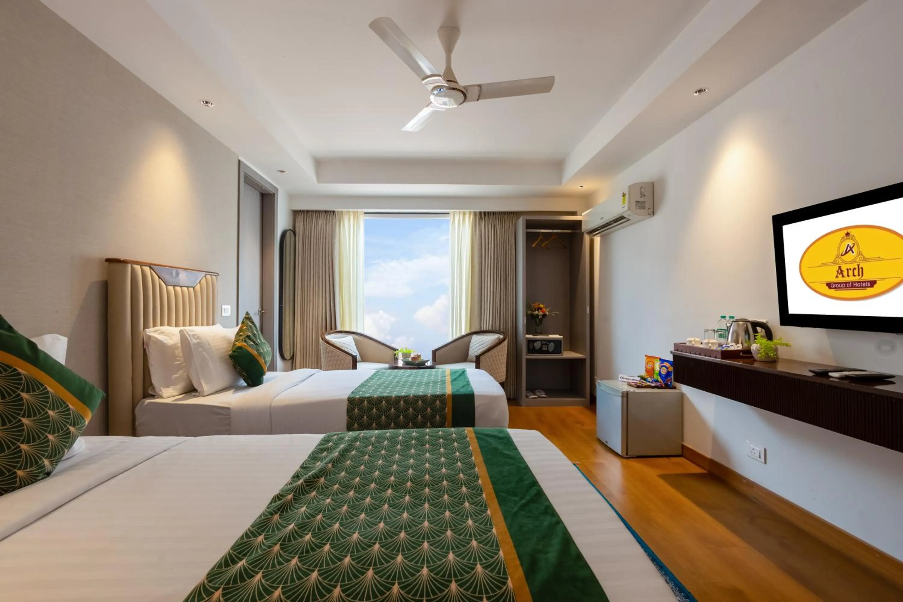 Bed in Arch The Lohias