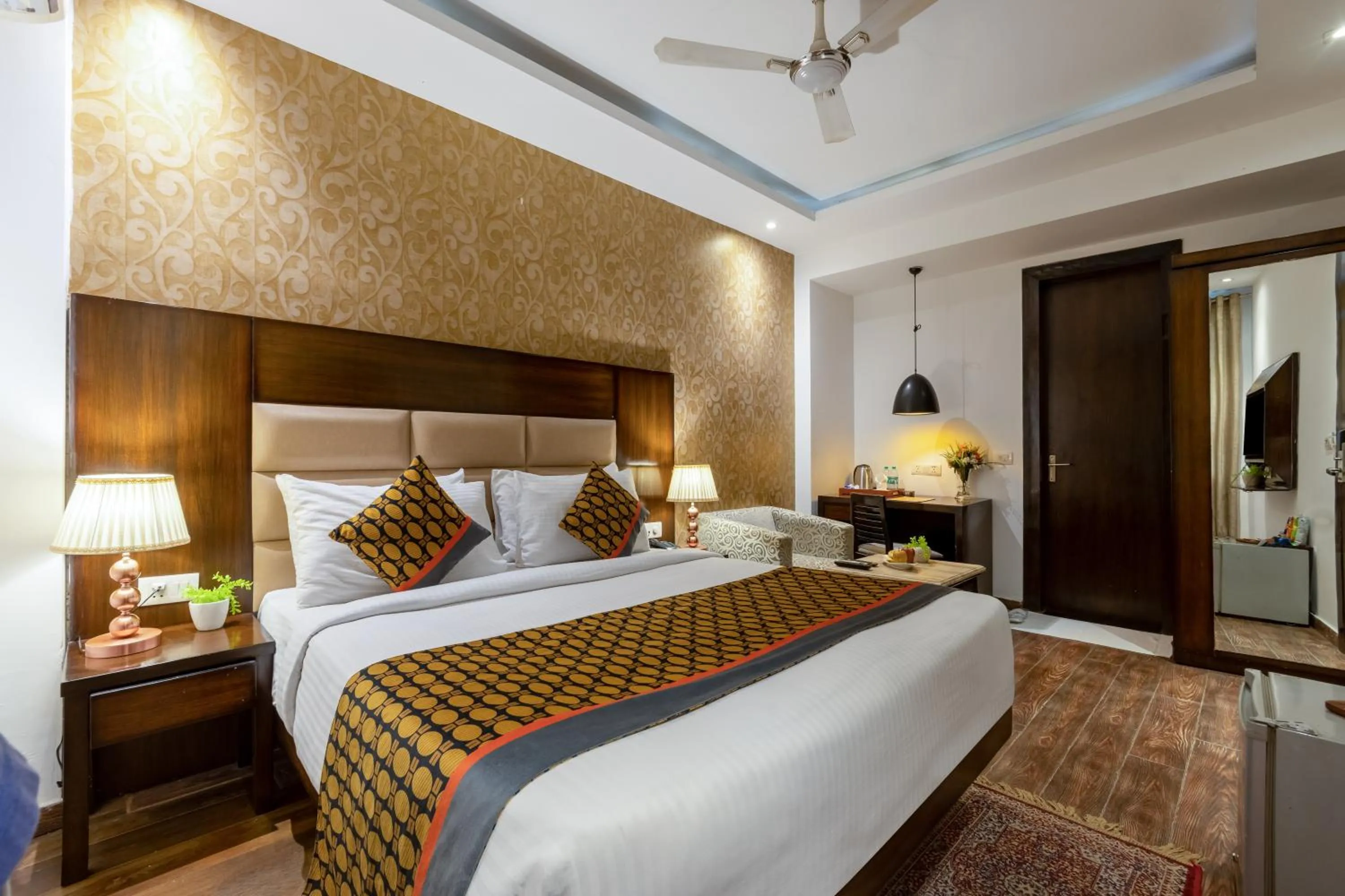 Photo of the whole room, Bed in Arch The Lohias