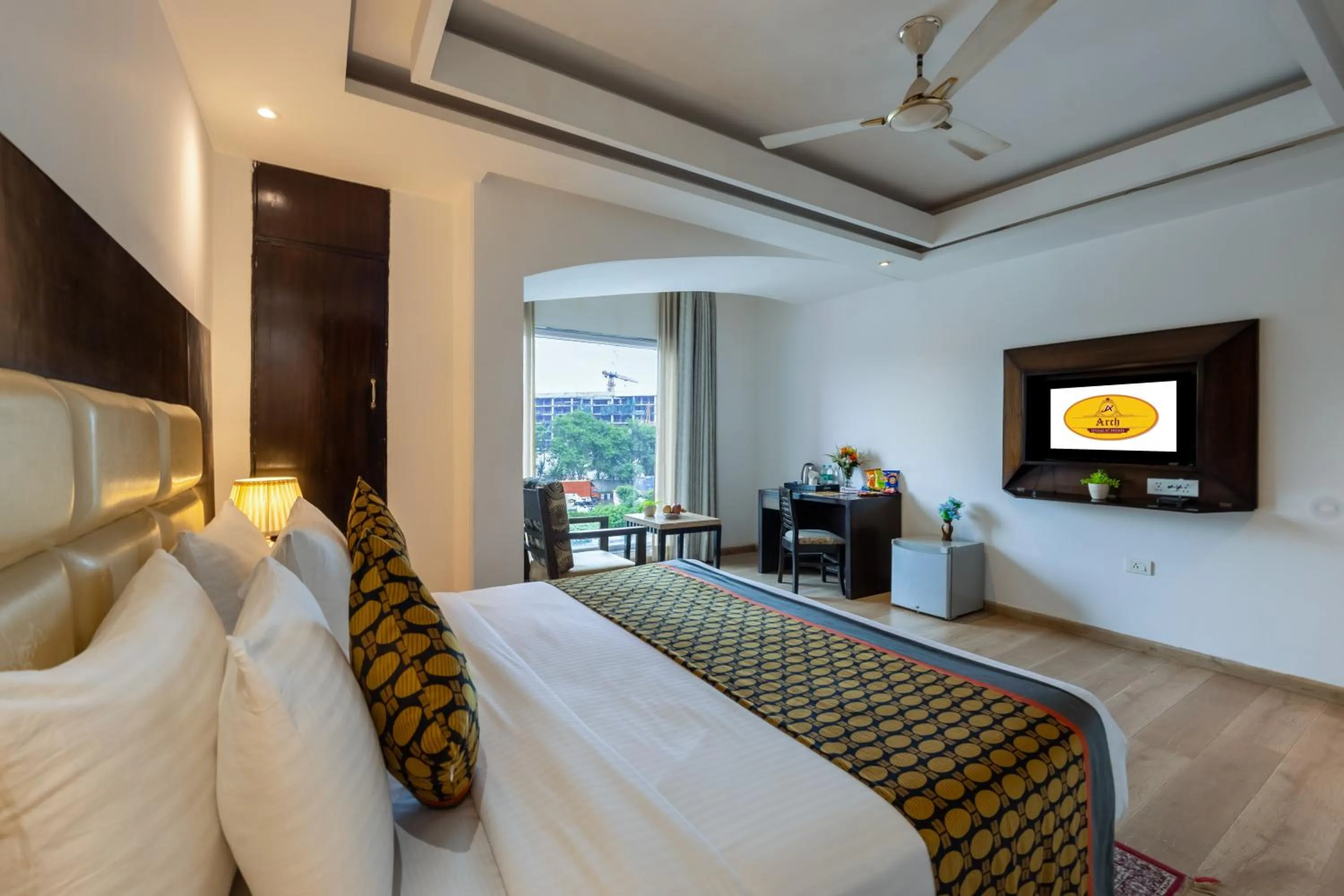 Bed in Arch The Lohias