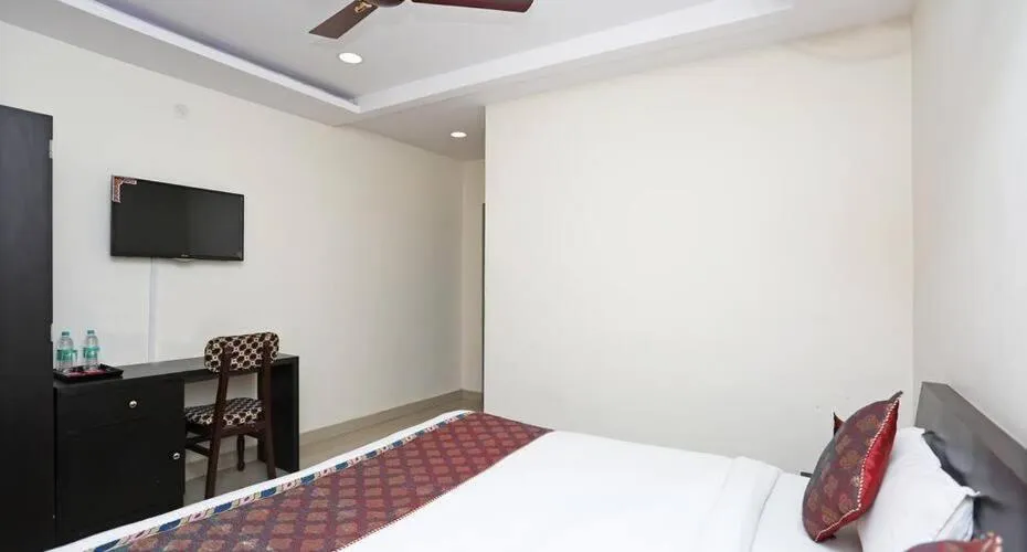 TV and multimedia in Hotel Sahu Near Kashi Vishwanath Temple Gate