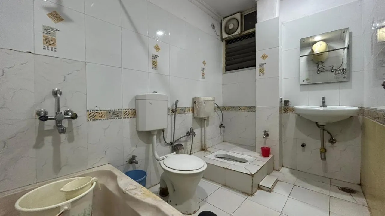 Hotel Sahu Near Kashi Vishwanath Temple Gate