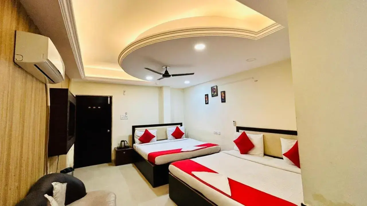 Deluxe Quadruple Room in Hotel Sahu Near Kashi Vishwanath Temple Gate Deluxe Quadruple Room in Hotel Sahu Near Kashi Vishwanath Temple Gate