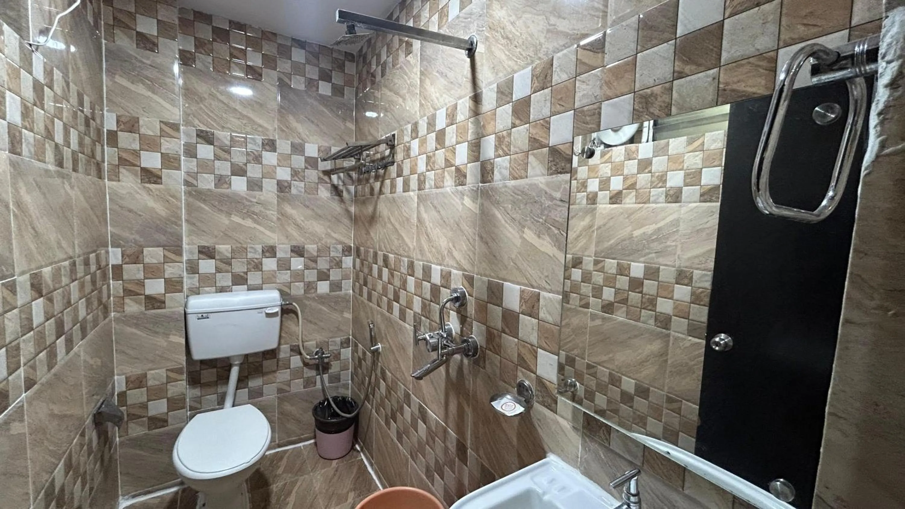 Hotel Sahu Near Kashi Vishwanath Temple Gate