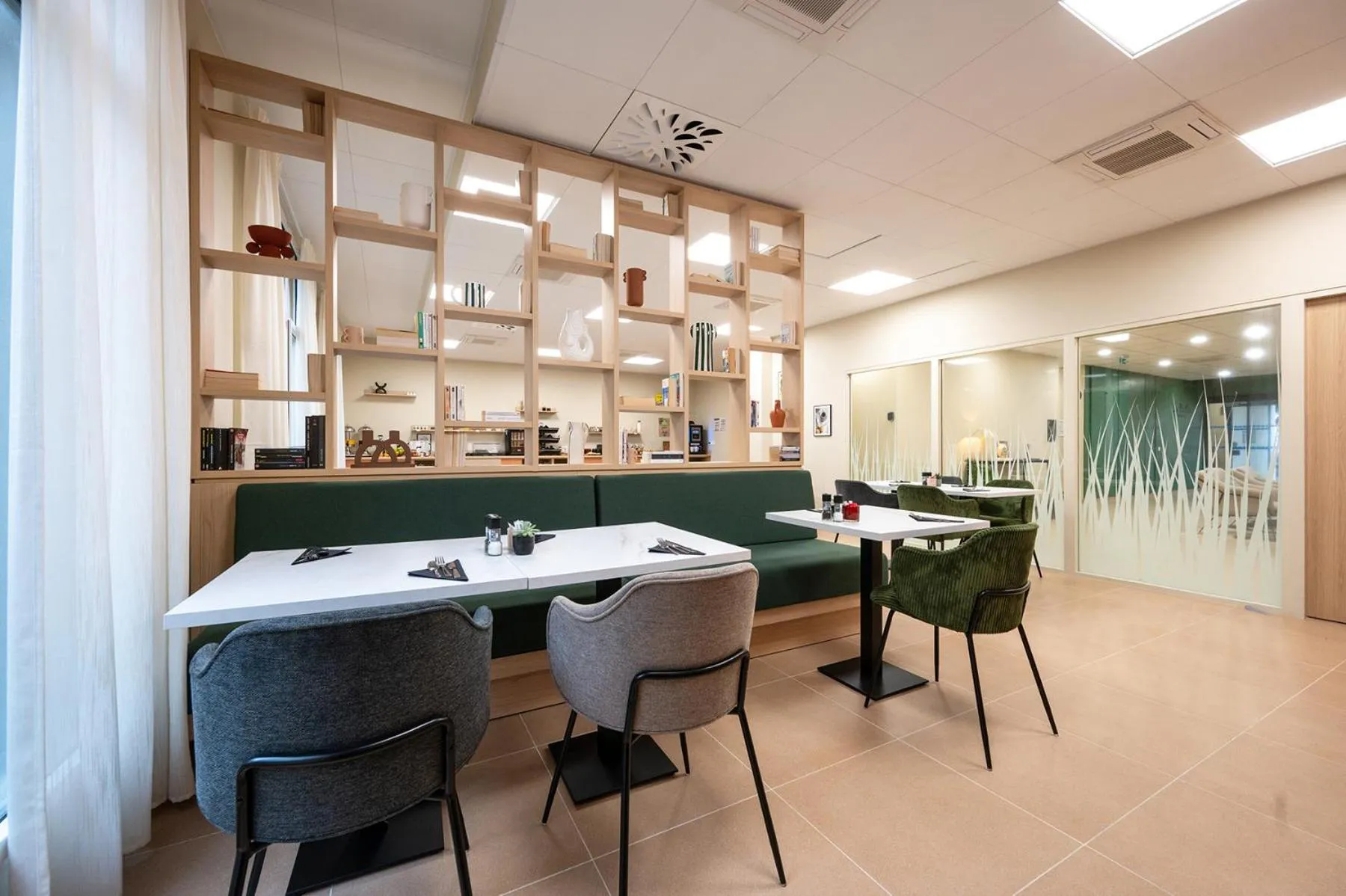 Breakfast in Nemea Appart Hotel La Boetie Bordeaux Pessac