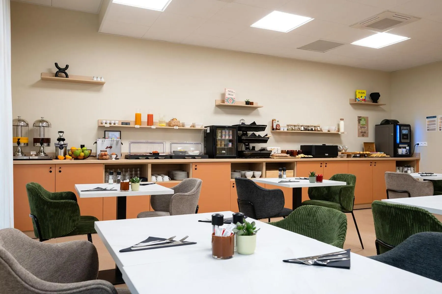 Breakfast in Nemea Appart Hotel La Boetie Bordeaux Pessac