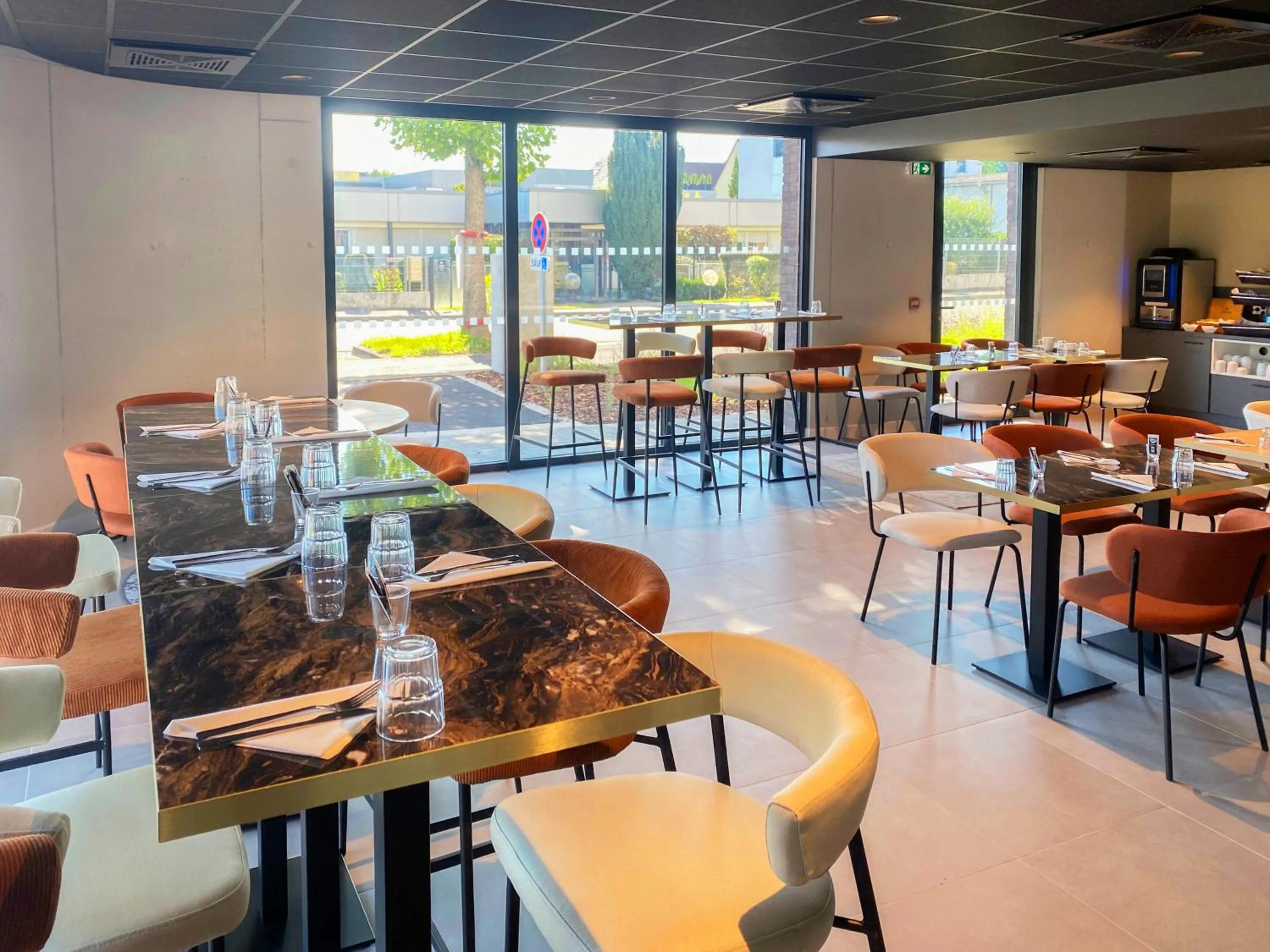 Breakfast in Nemea Appart Hotel Coeur Europe Strasbourg Illkirch