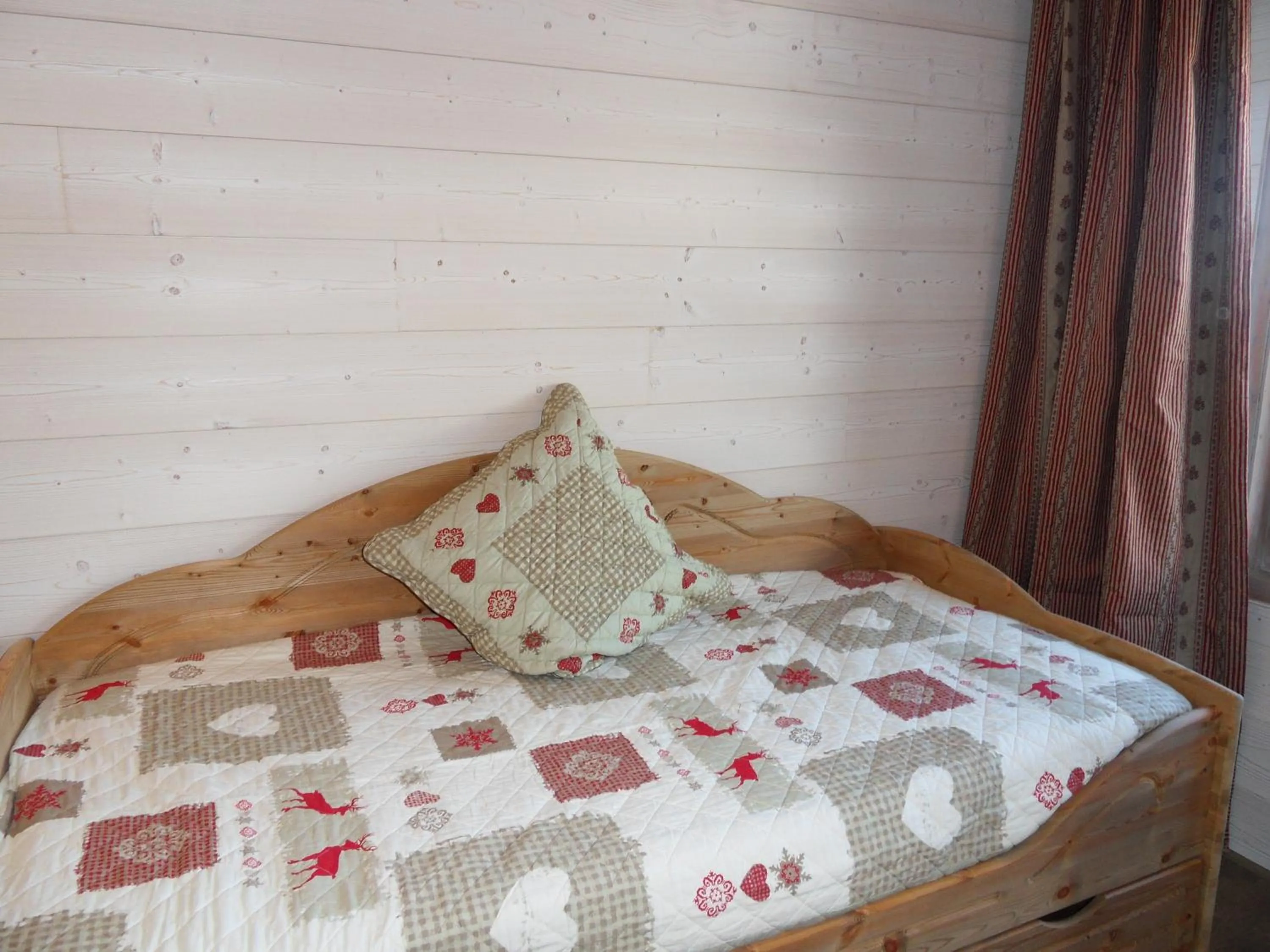 Bed in Résidence Mont Vallon