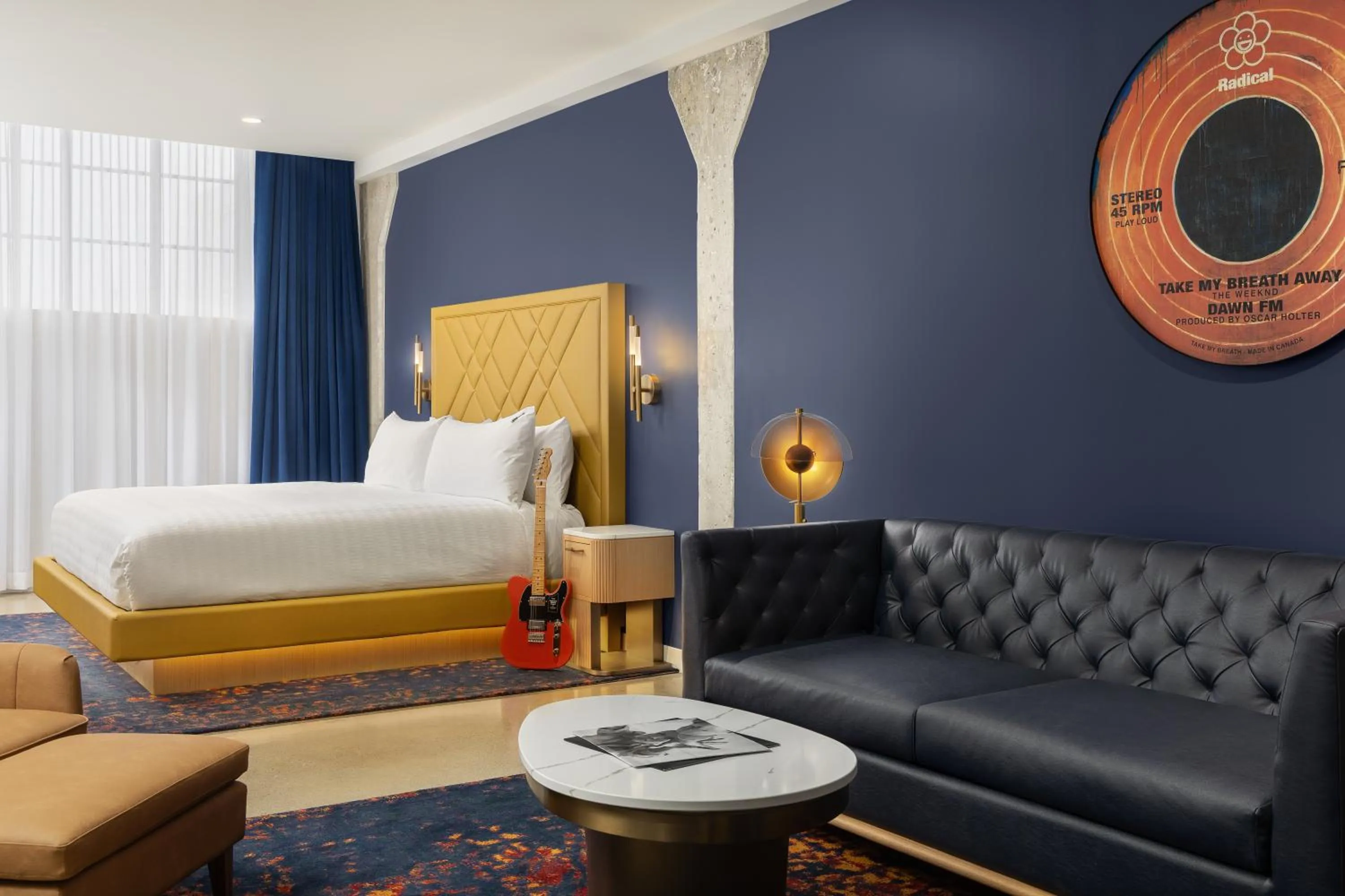 Living room, Bed in Hard Rock Hotel London Ontario