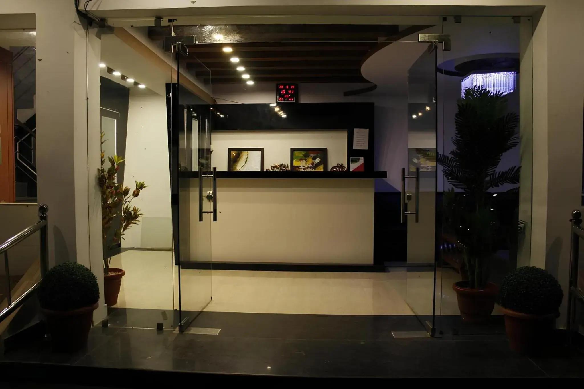 Property building in Green Palms Rubystone Exotic Property building in Green Palms Rubystone Exotic