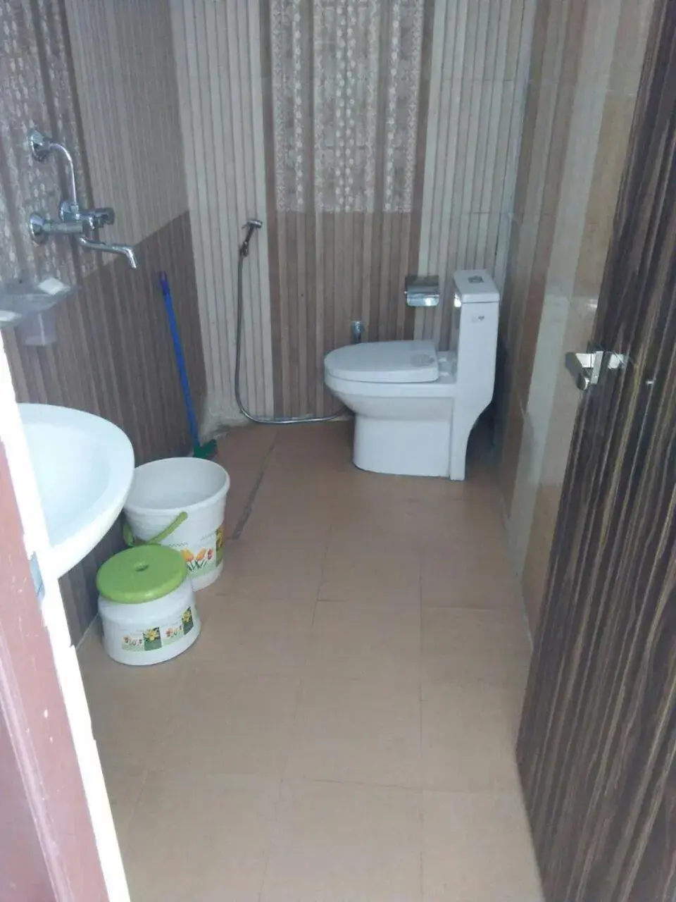 Bathroom in Green Palms Rubystone Exotic Bathroom in Green Palms Rubystone Exotic