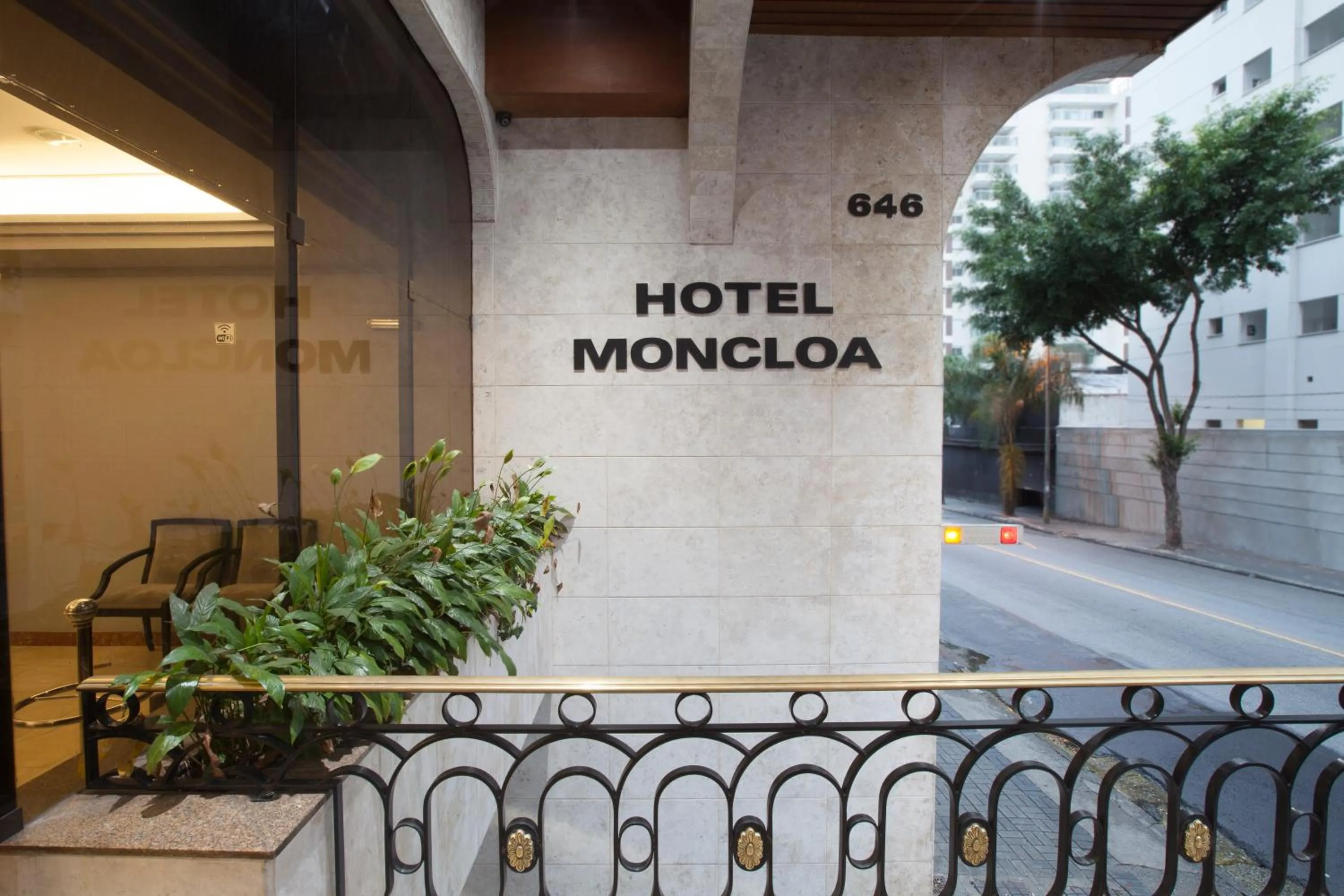 Facade/entrance in Hotel Moncloa