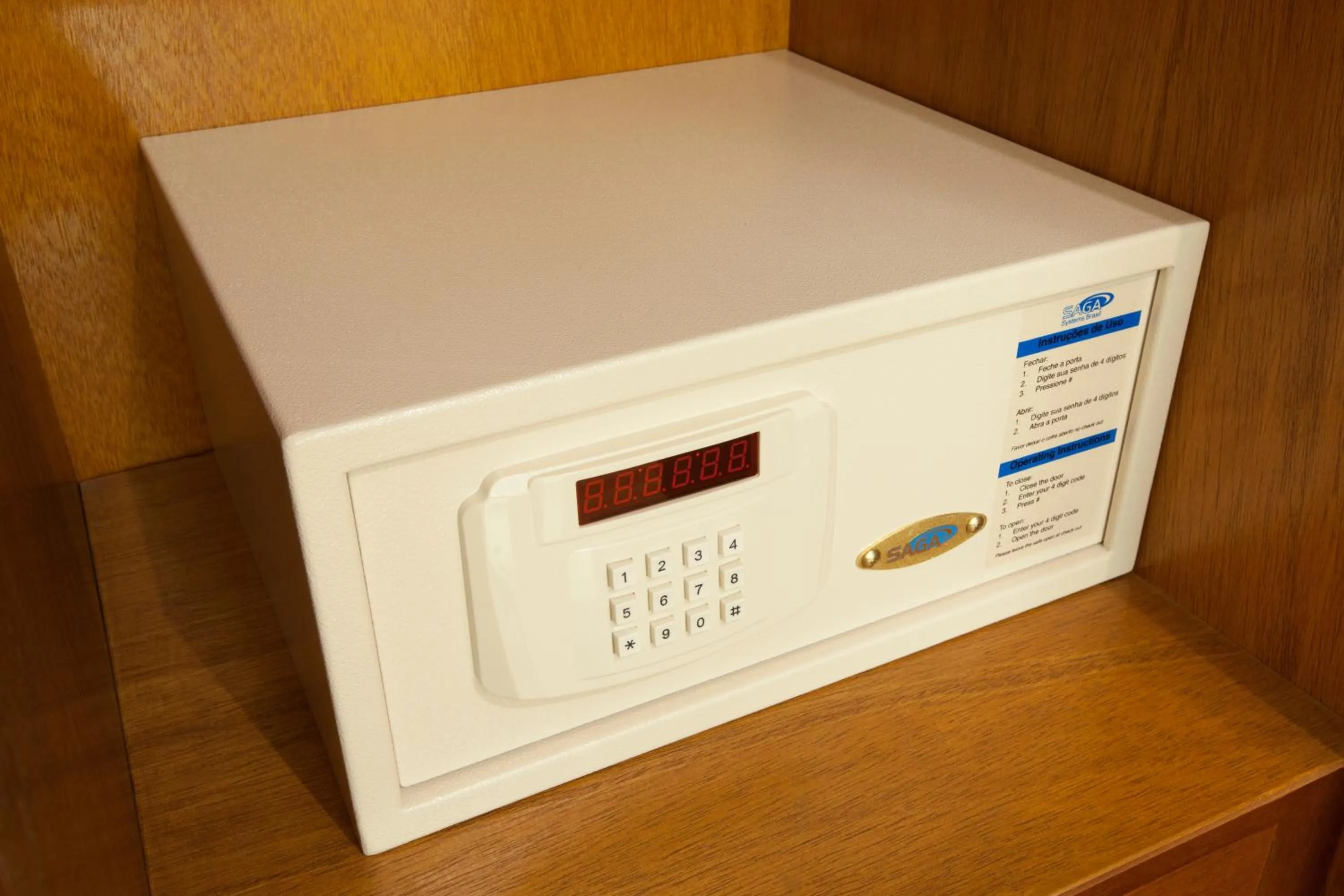 Photo of the whole room in Hotel Moncloa