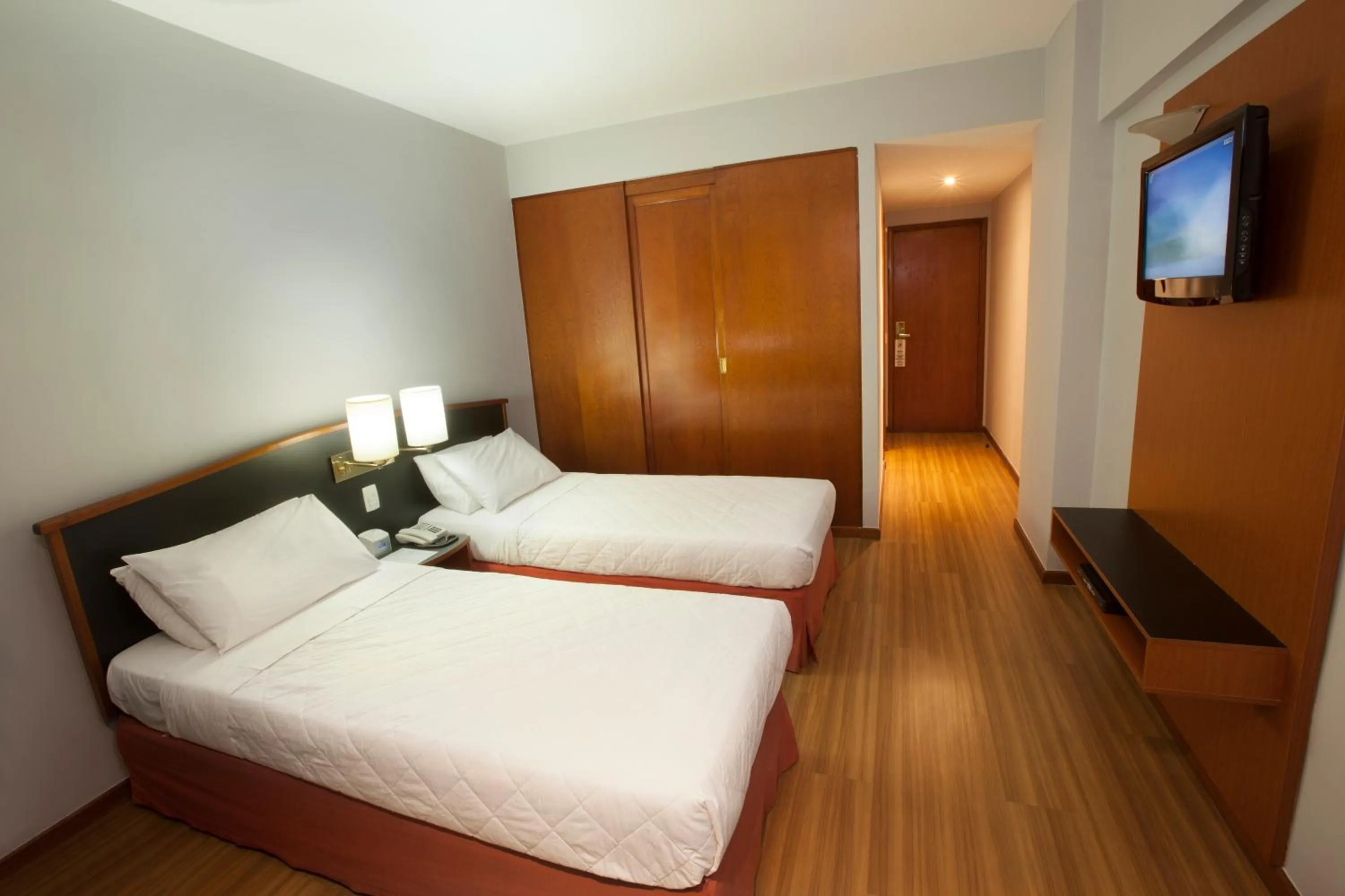 Property building, Bed in Hotel Moncloa