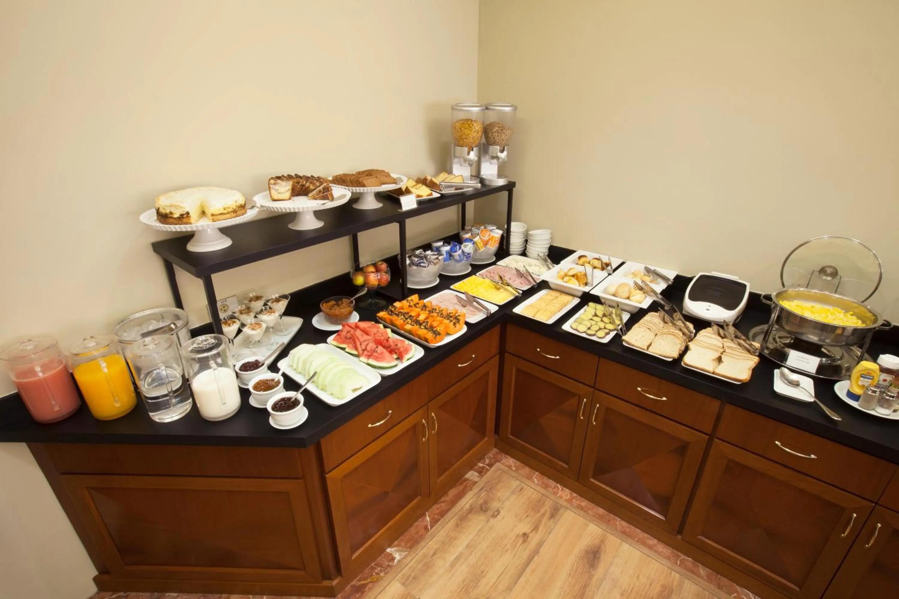 Buffet breakfast in Hotel Moncloa