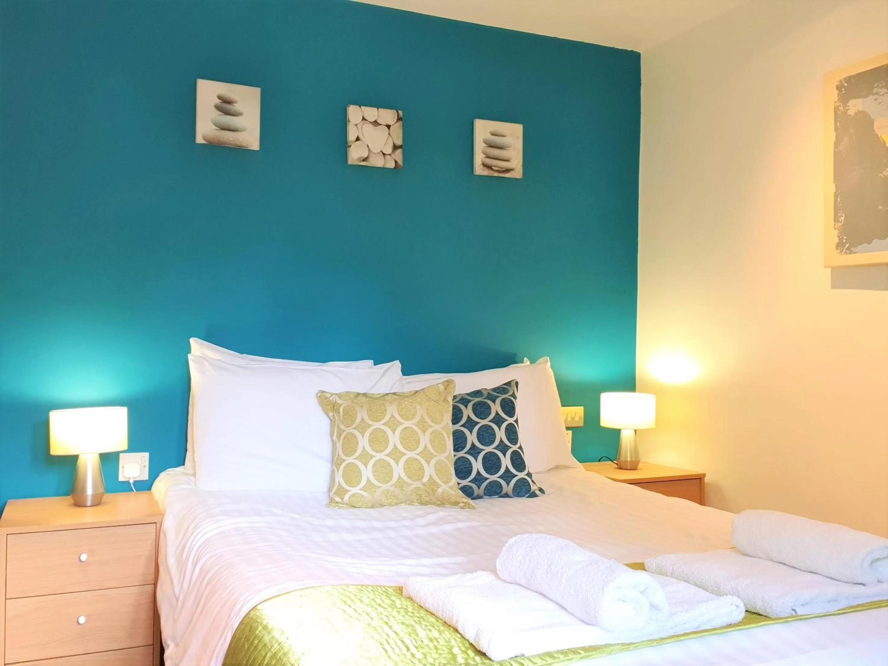 Bed in Bath Road Apartments