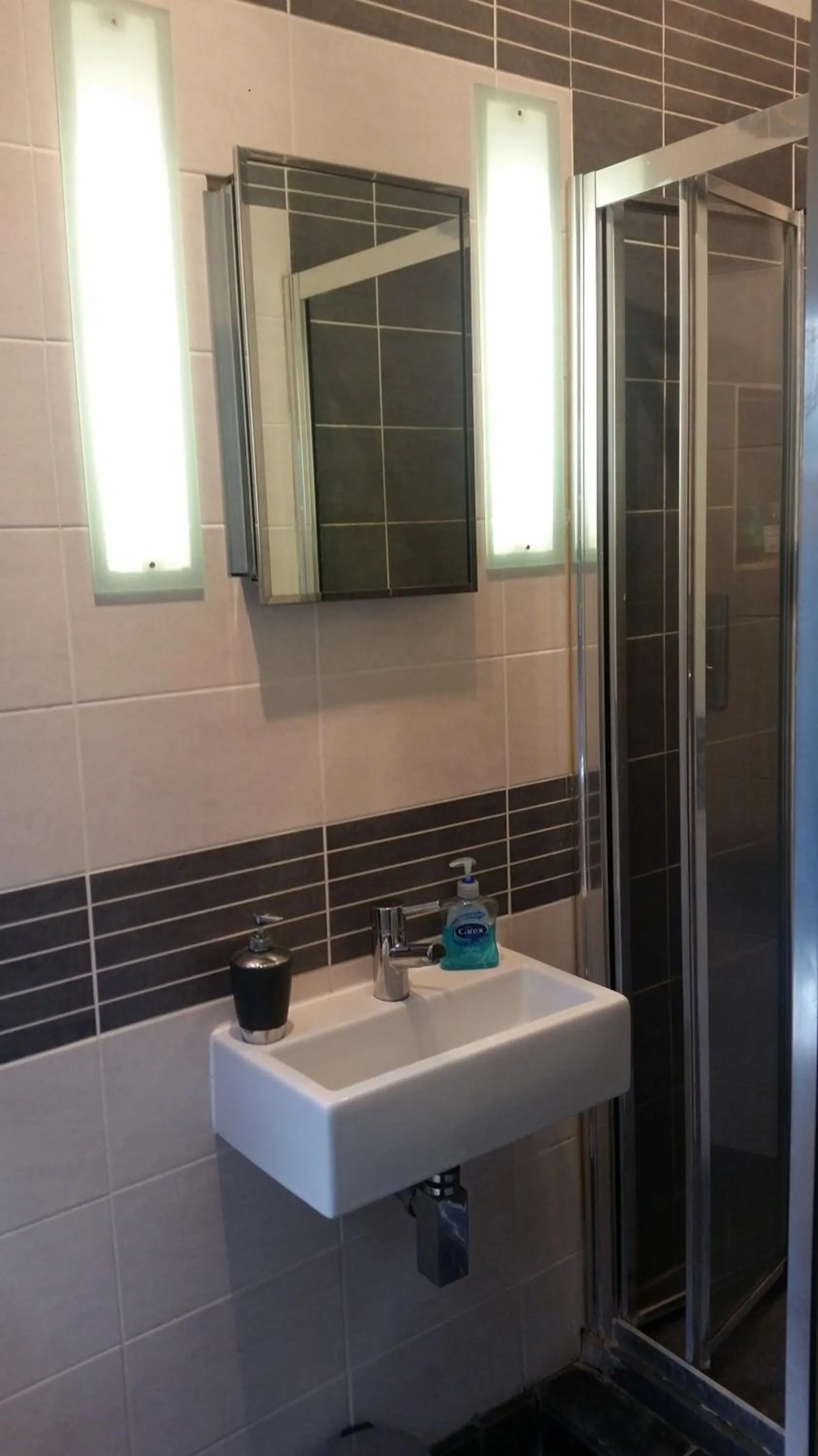 Bathroom in Bath Road Apartments