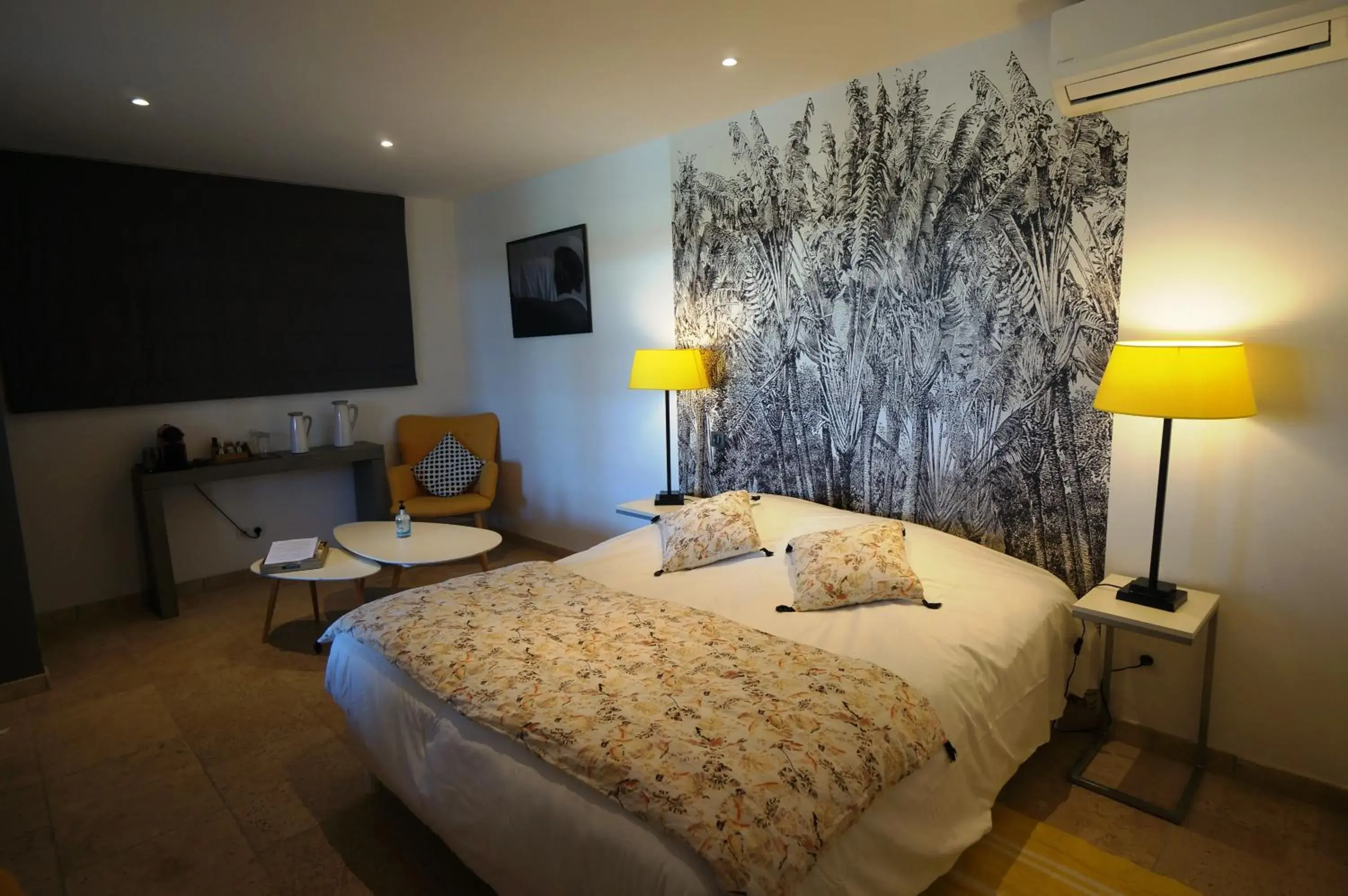 Mas Lou Caloun - Chambre d'Hôte face à la piscine en Camargue - Les Saintes Maries de la Mer Mas Lou Caloun - Chambre d'Hôte face à la piscine en Camargue - Les Saintes Maries de la Mer