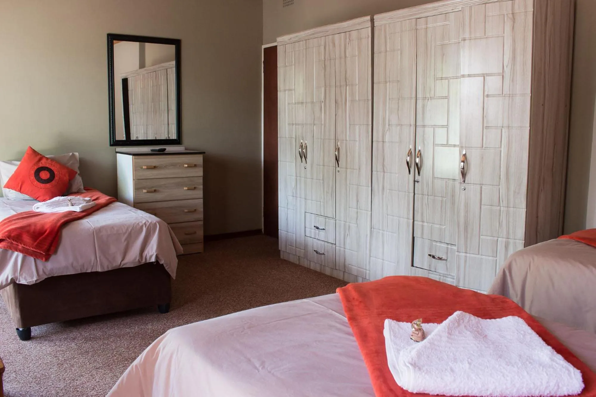 Photo of the whole room, Bed in Gemstone Guest House