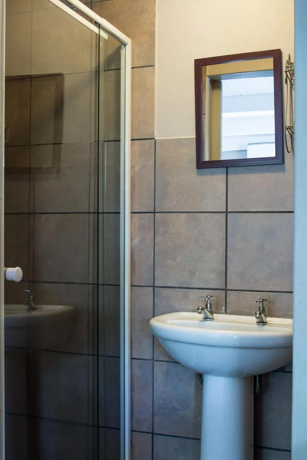 Shower in Gemstone Guest House