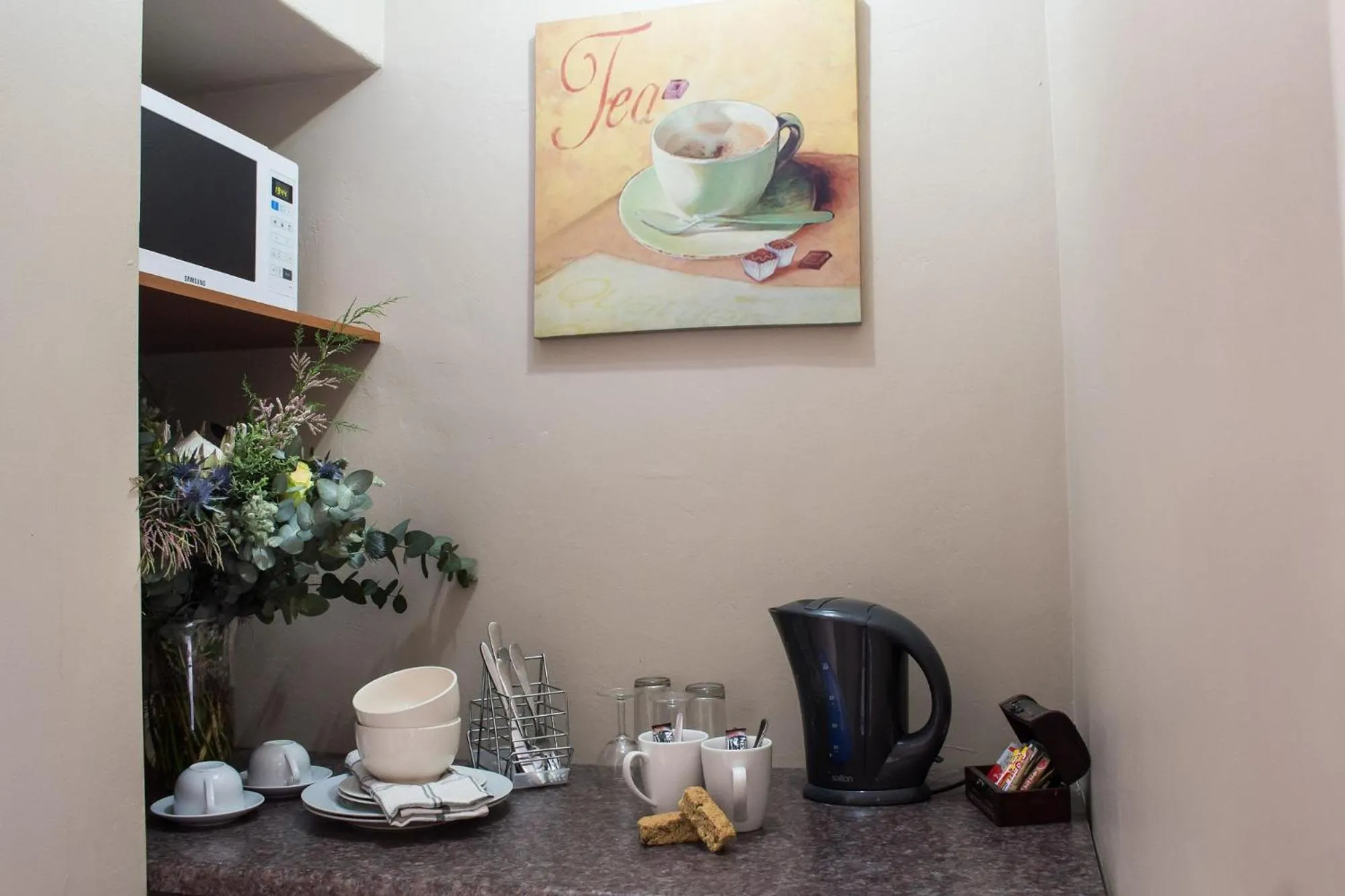 Coffee/tea facilities in Gemstone Guest House