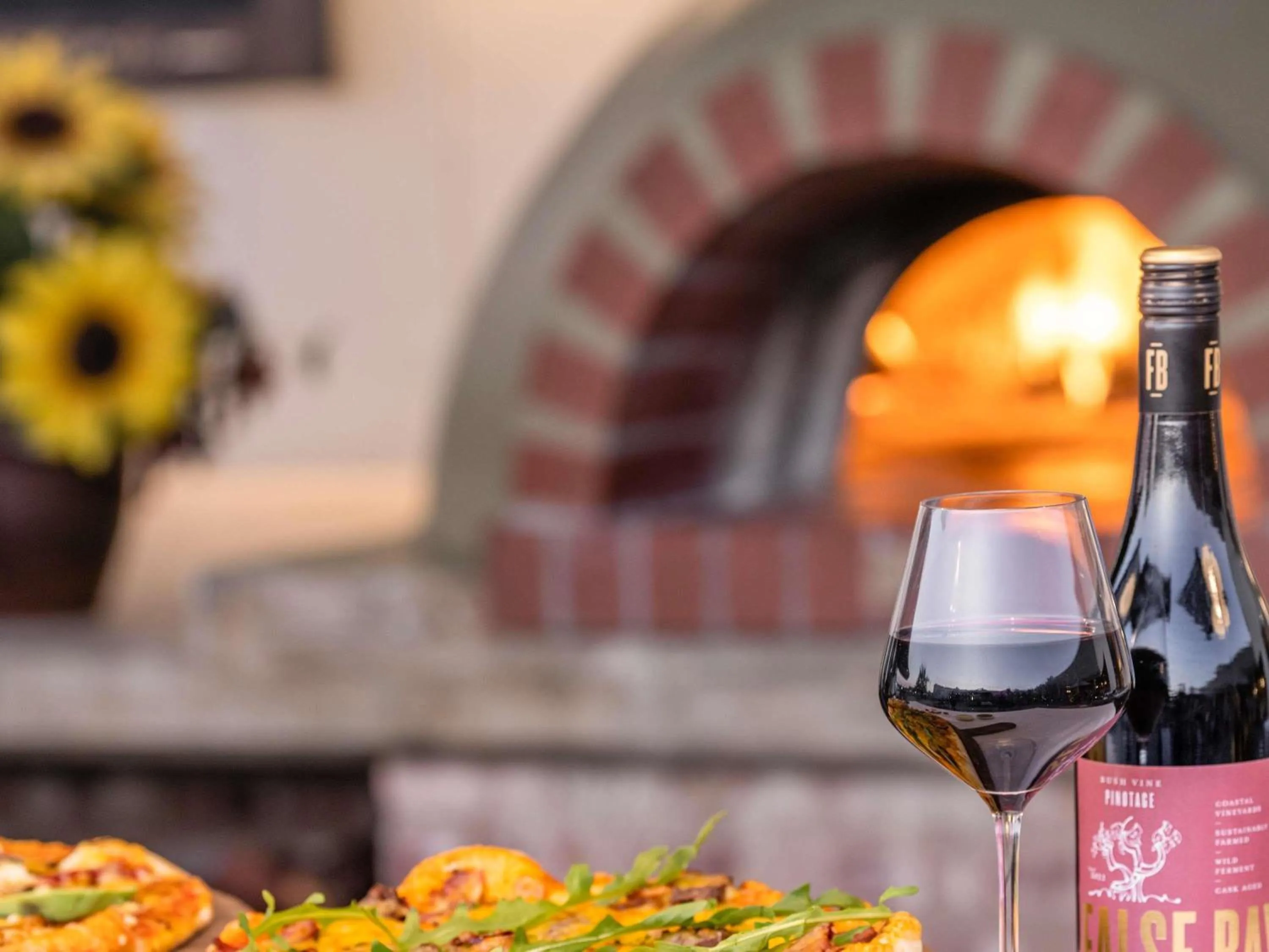 Restaurant/places to eat in Mercure Hotel Windhoek