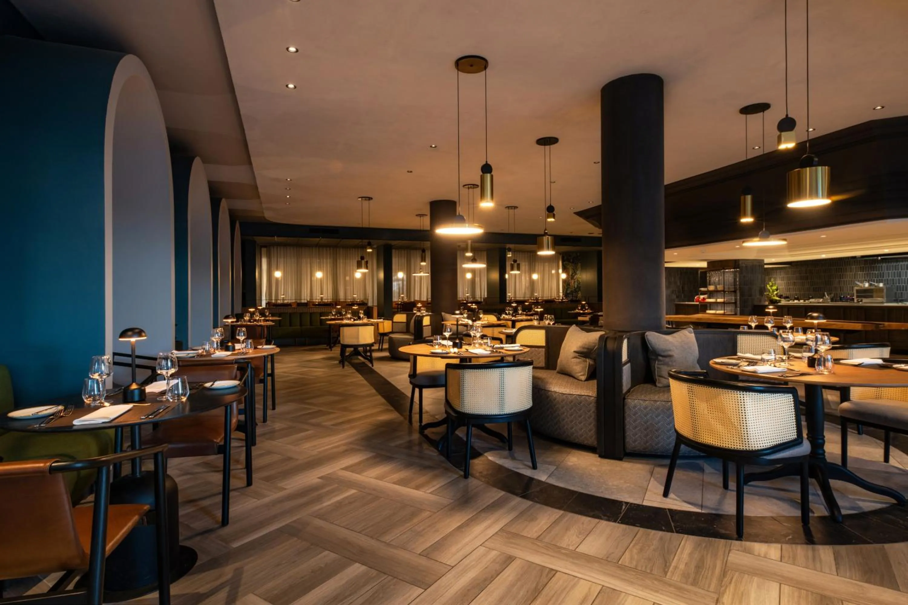 Restaurant/places to eat in Mercure Hotel Windhoek