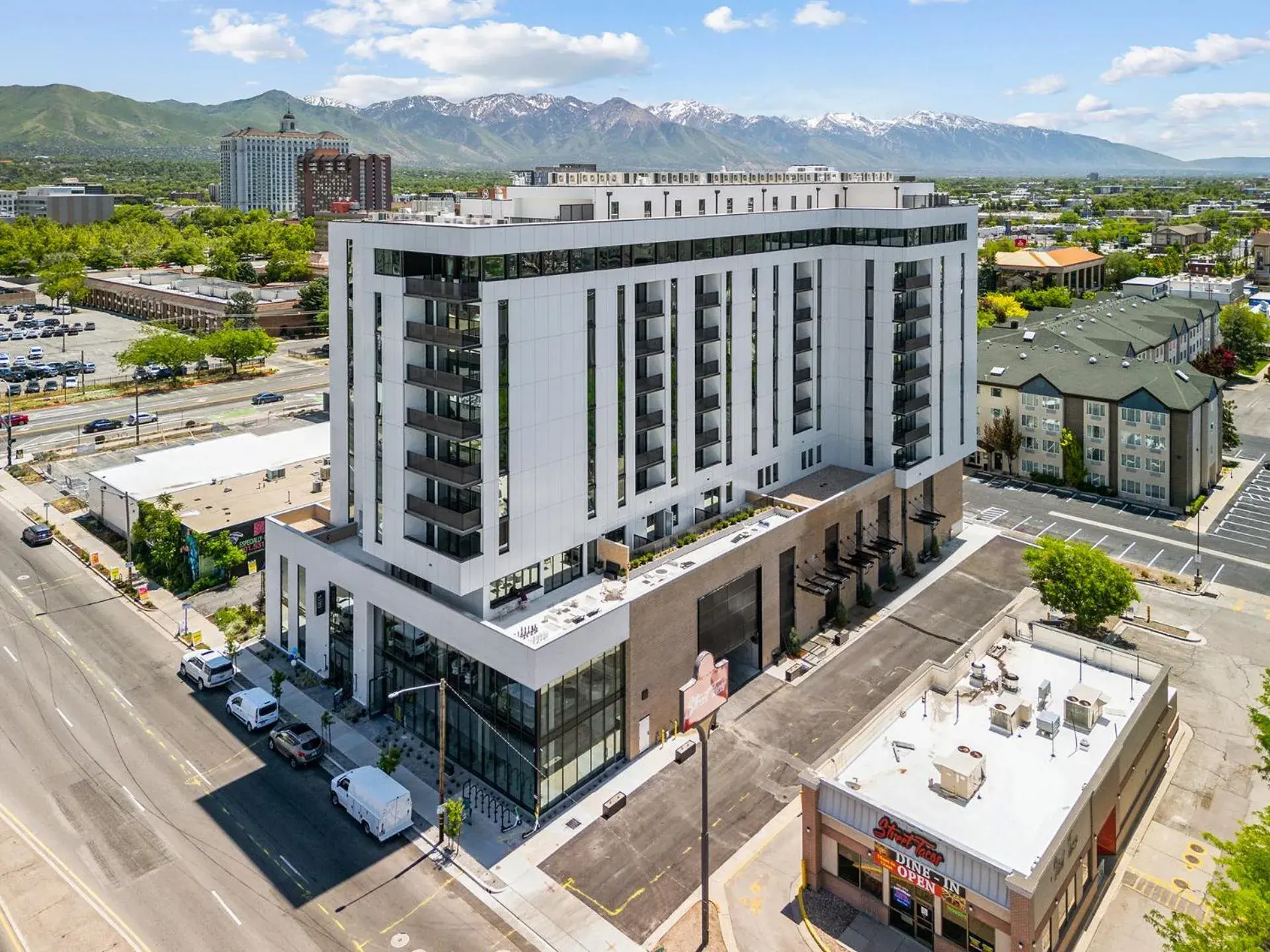 Property building in Placemakr Salt Lake City Property building in Placemakr Salt Lake City