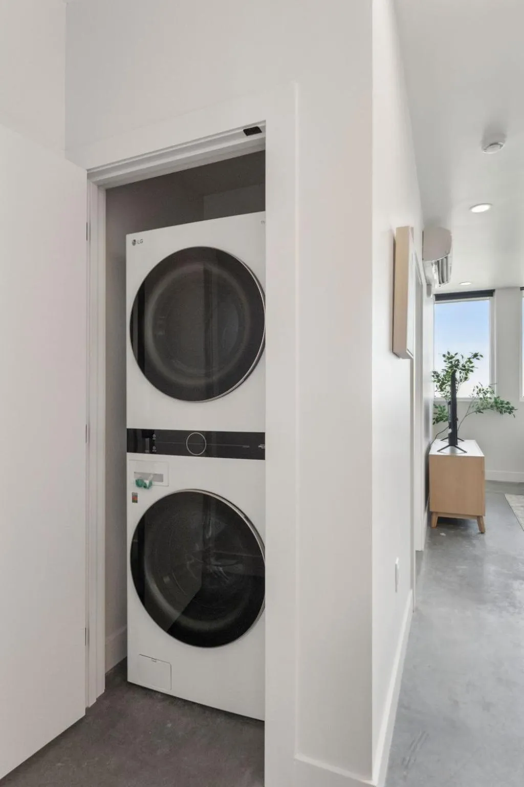 washing machine in Placemakr Salt Lake City
