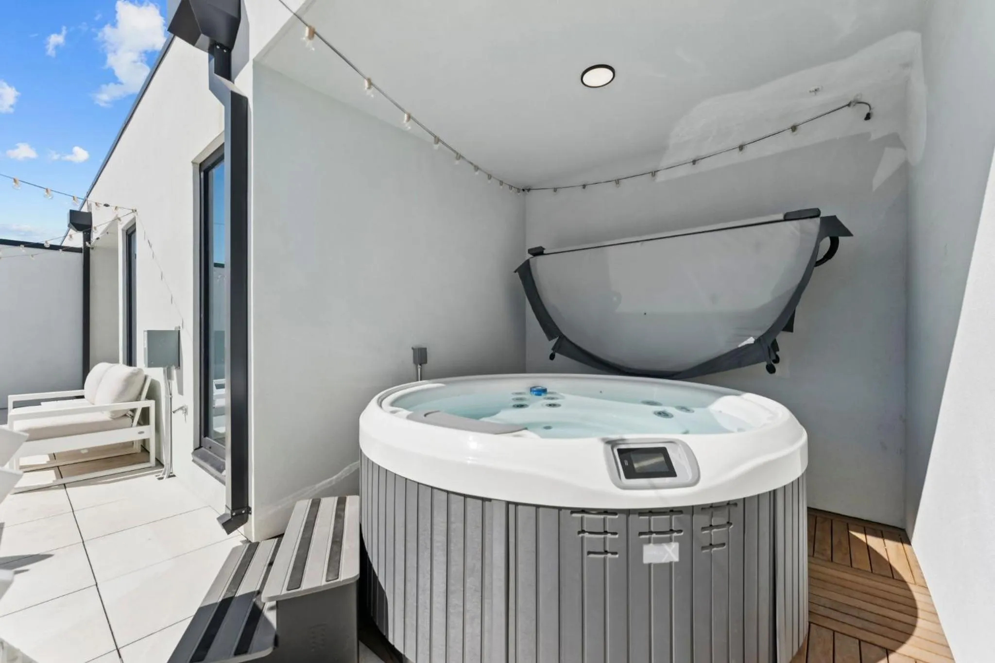 Hot Tub in Placemakr Salt Lake City