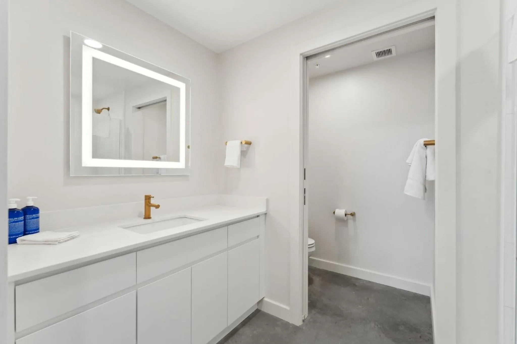 Bathroom in Placemakr Salt Lake City