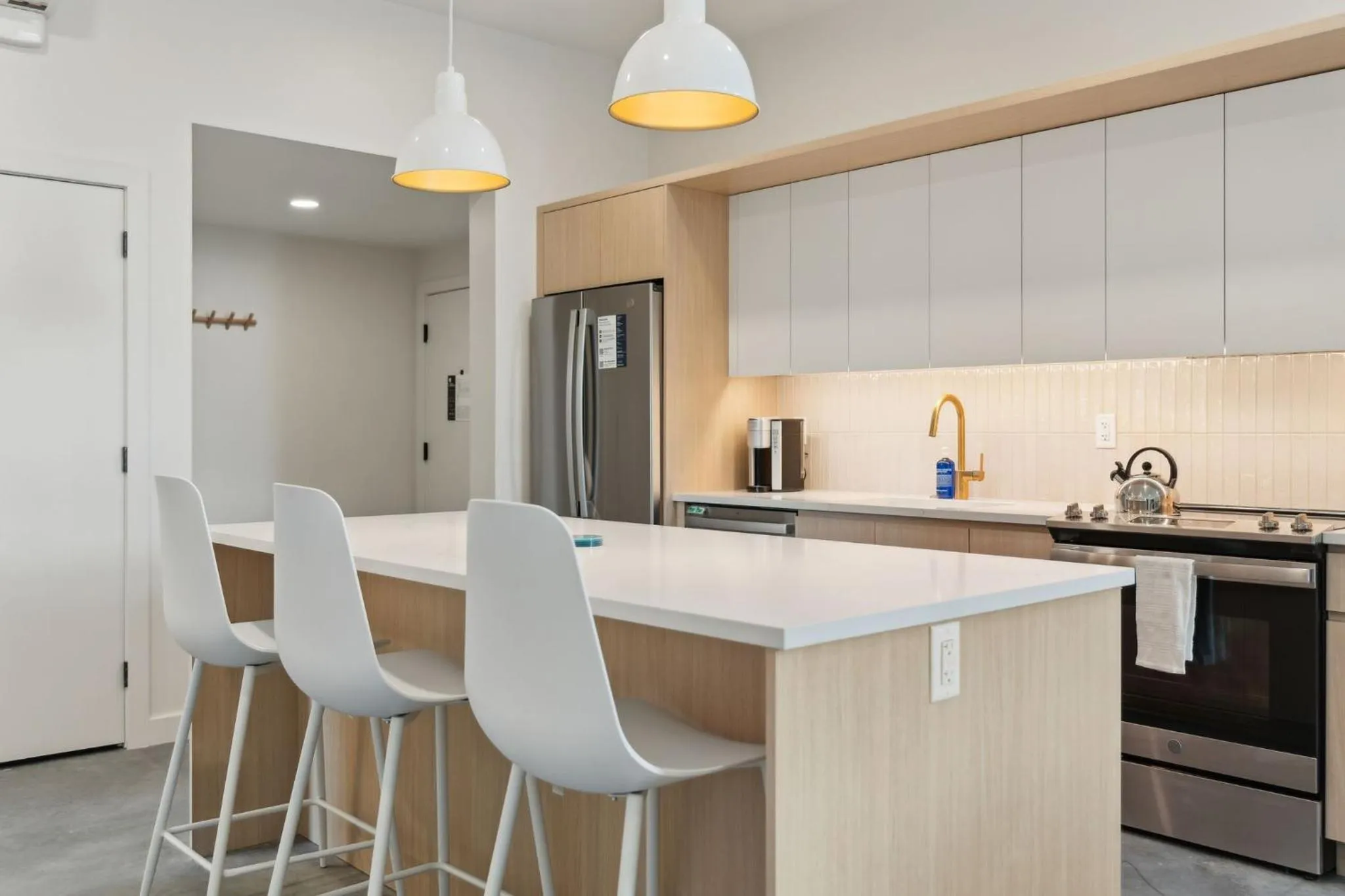 Dining area in Placemakr Salt Lake City