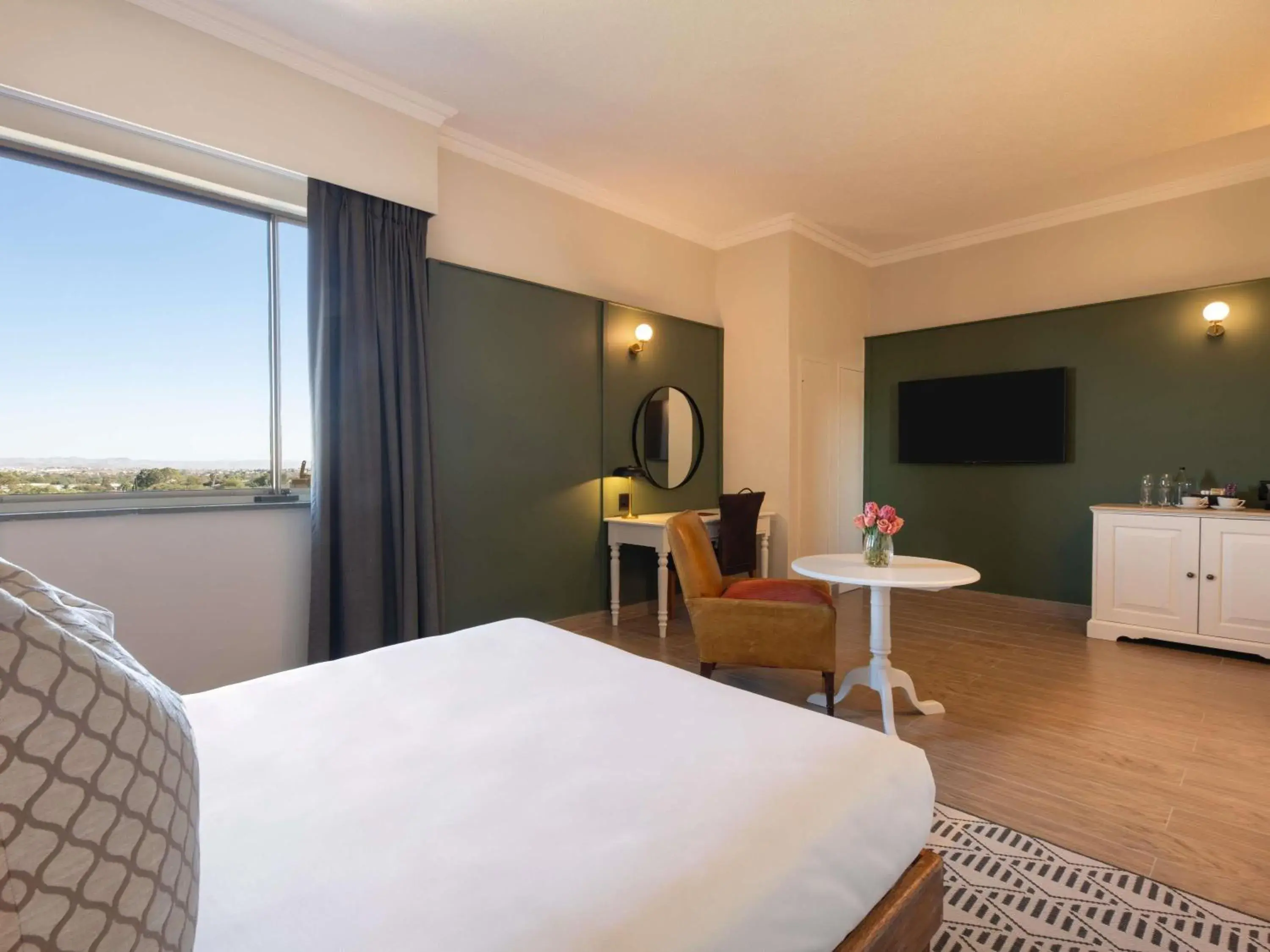 Bedroom, Bed in Mövenpick Hotel Windhoek Bedroom, Bed in Mövenpick Hotel Windhoek