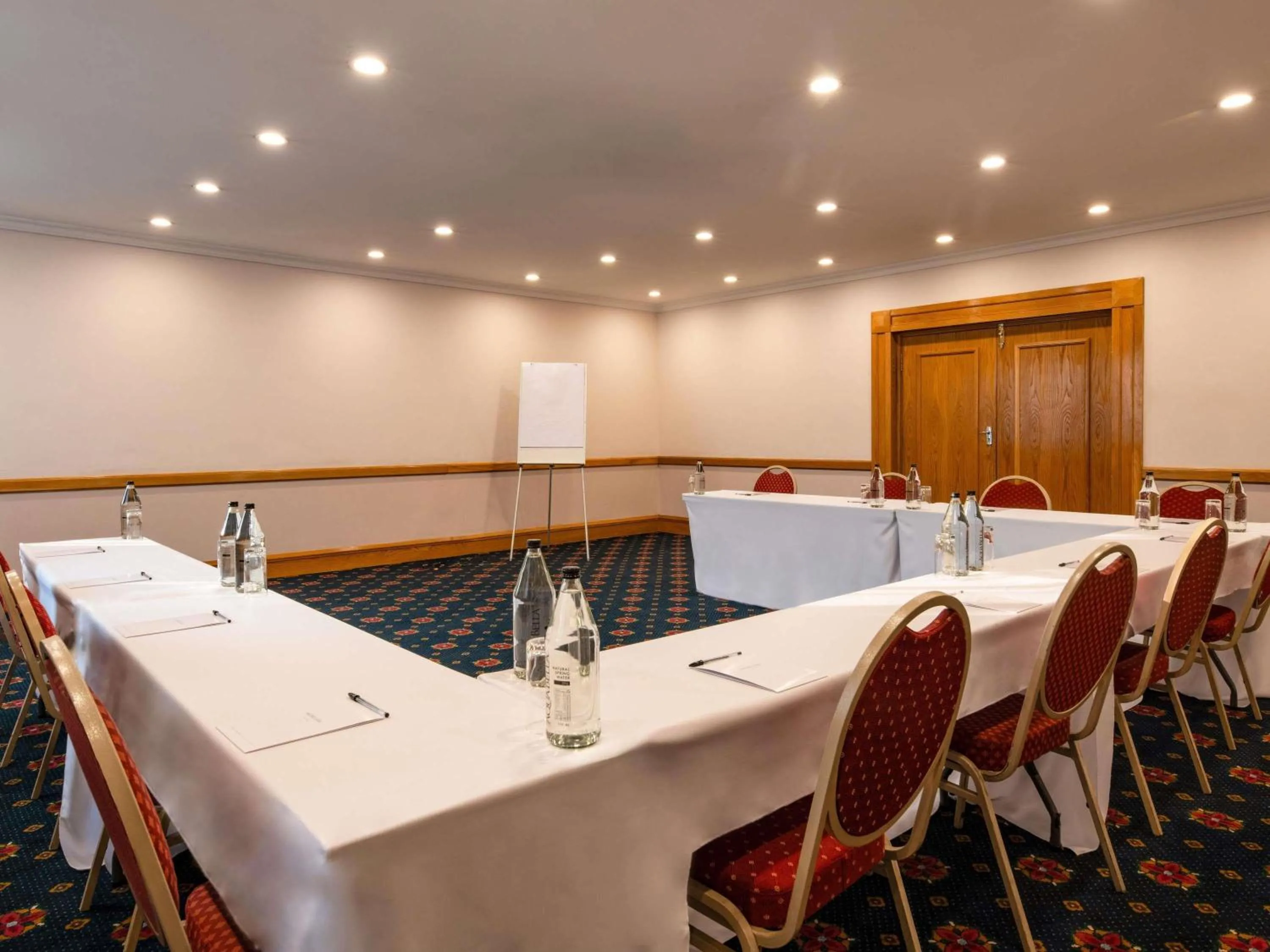 Meeting/conference room in Mövenpick Hotel Windhoek