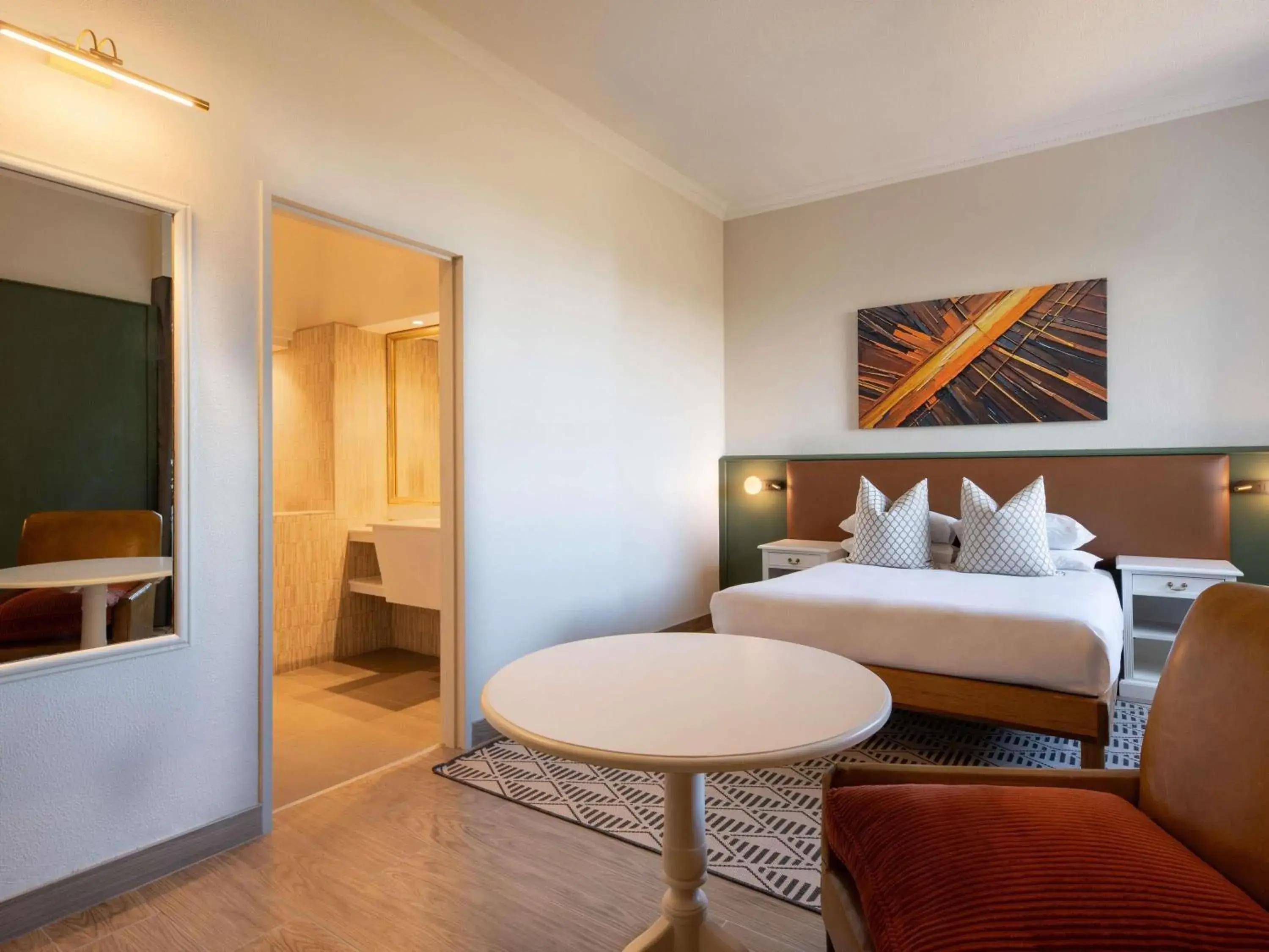 Bedroom, Bed in Mövenpick Hotel Windhoek Bedroom, Bed in Mövenpick Hotel Windhoek