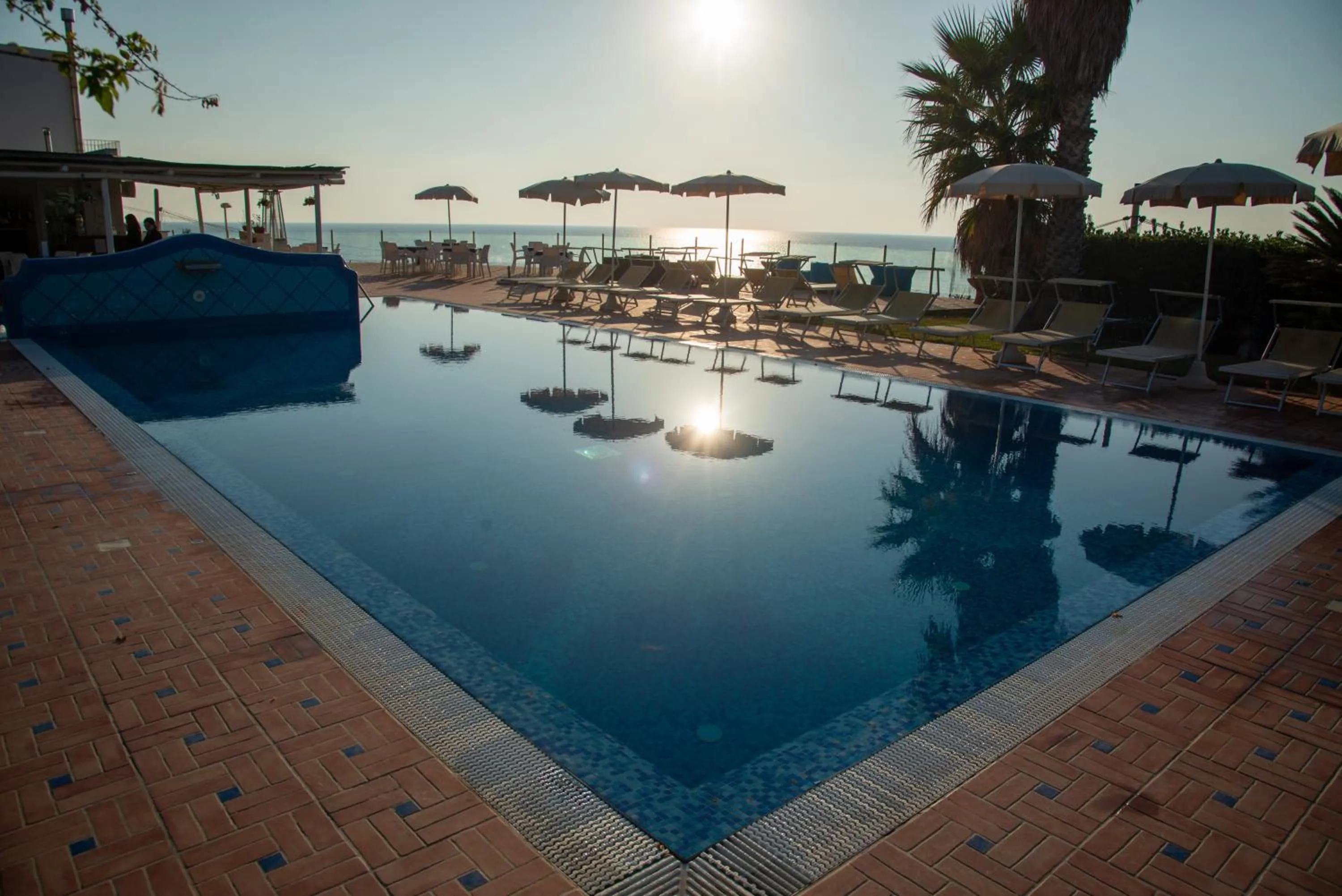 Restaurant/places to eat in Hotel Albatros