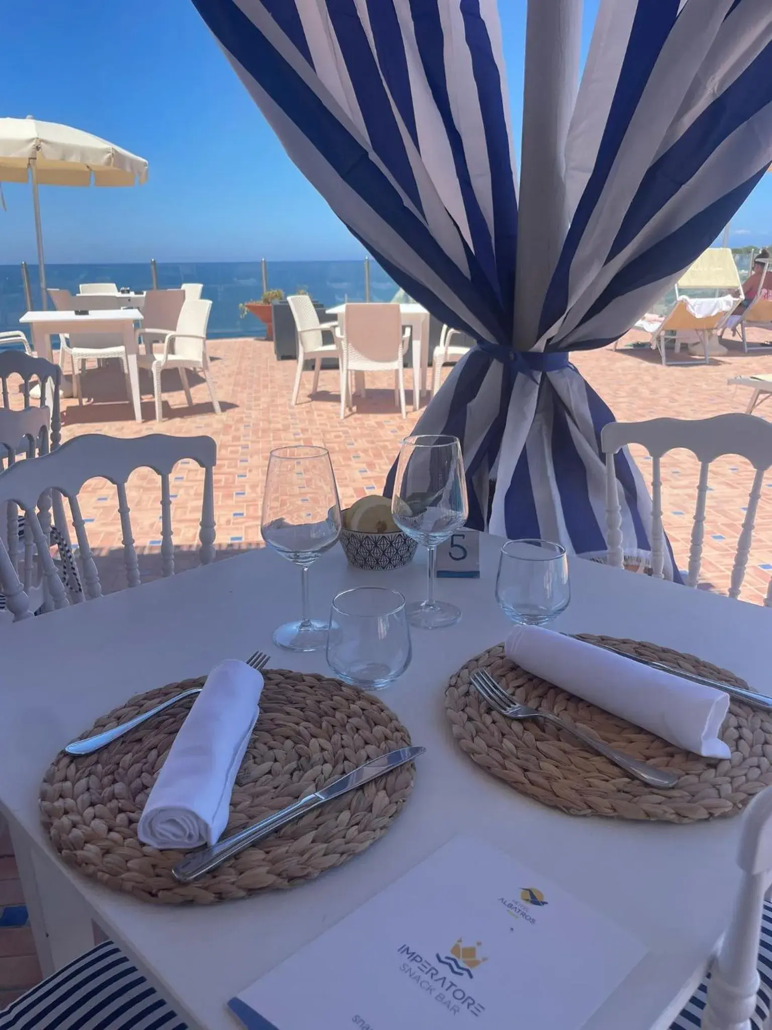 Restaurant/places to eat in Hotel Albatros Restaurant/places to eat in Hotel Albatros