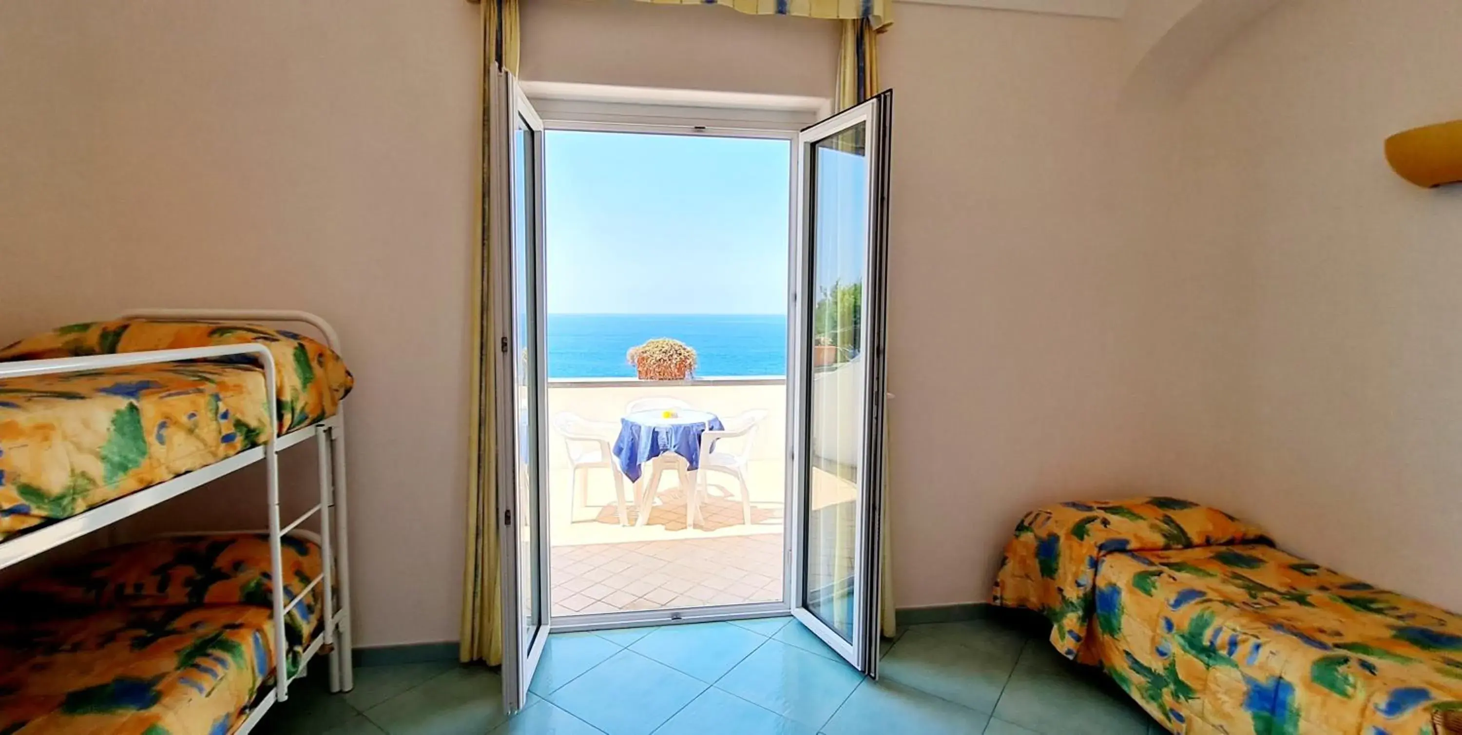 Photo of the whole room, Bed in Hotel Albatros Photo of the whole room, Bed in Hotel Albatros