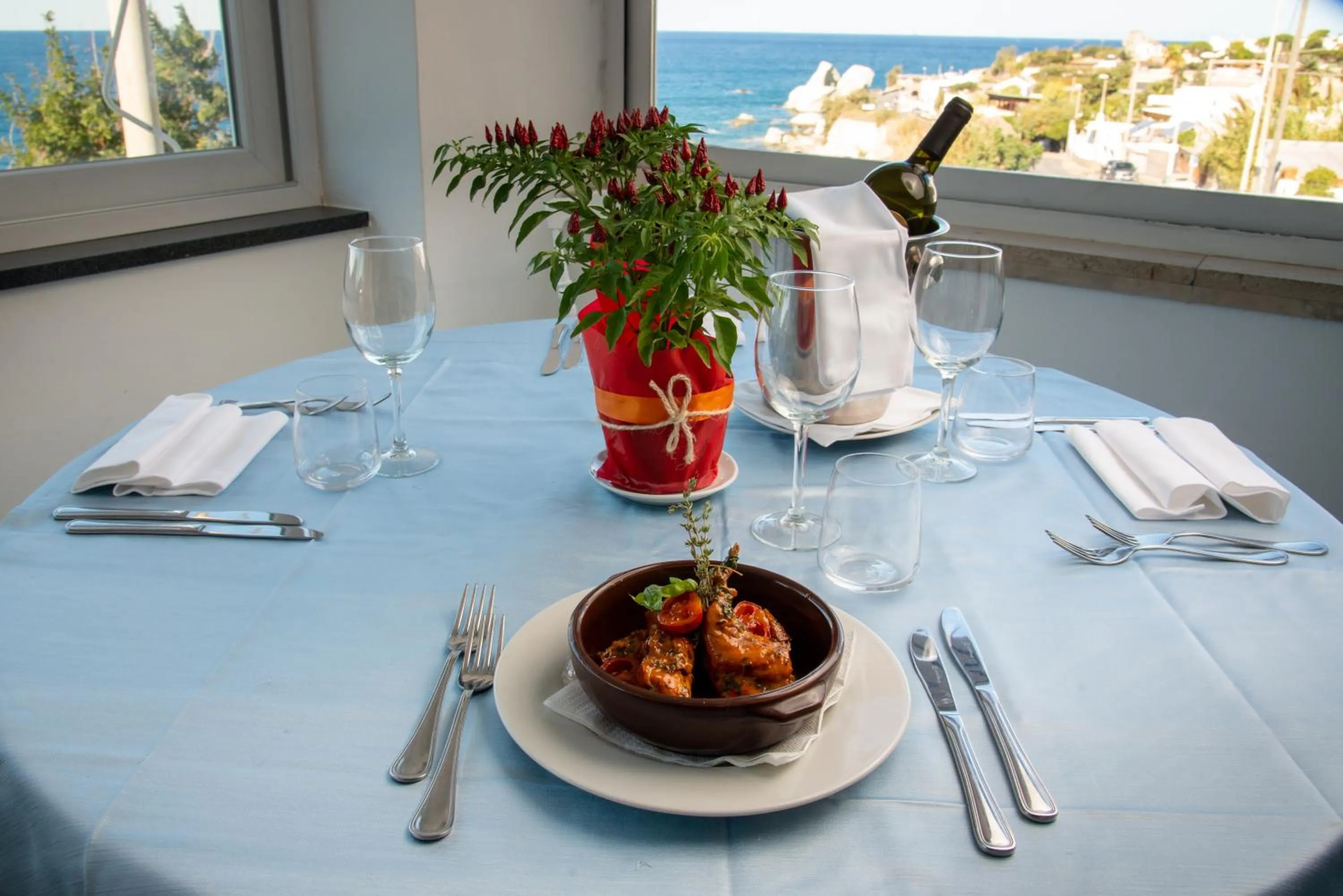 Restaurant/places to eat in Hotel Albatros