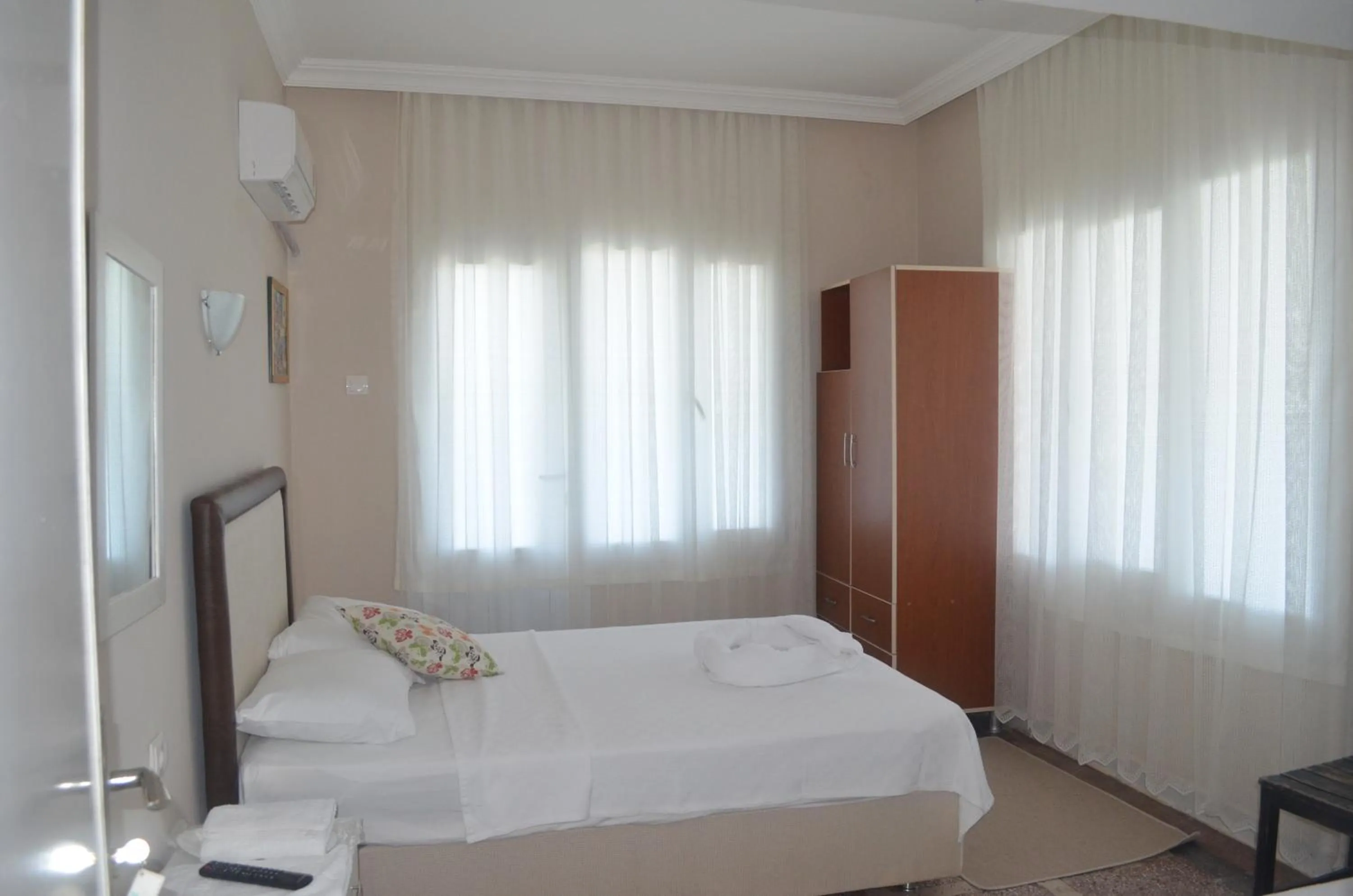 Photo of the whole room in Tunc Hotel